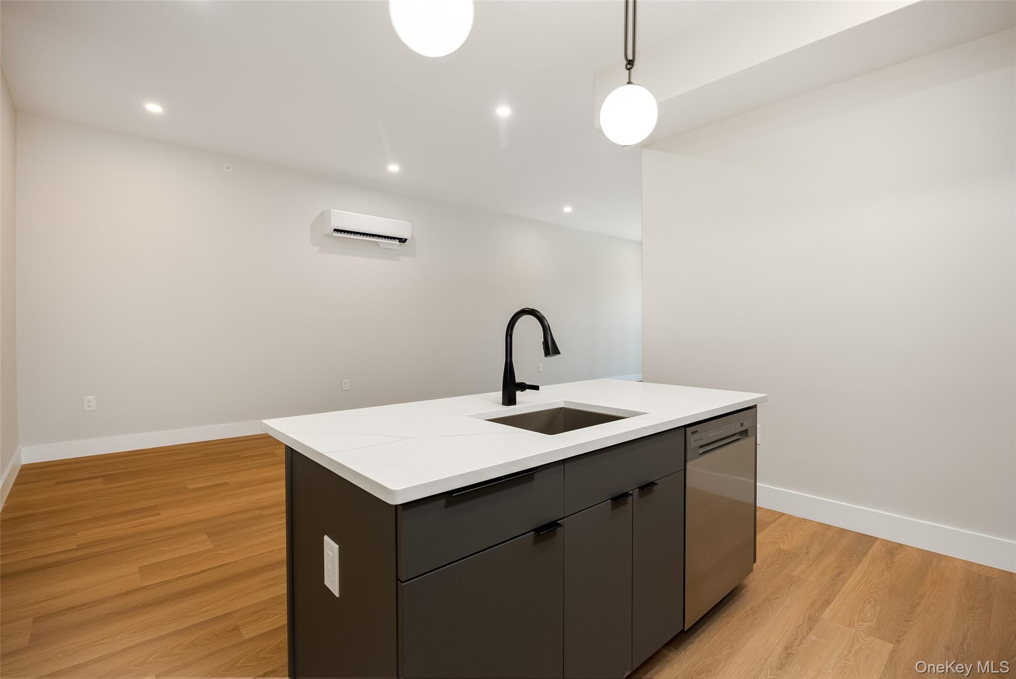 364 Main Street, Unit 303 photo 3