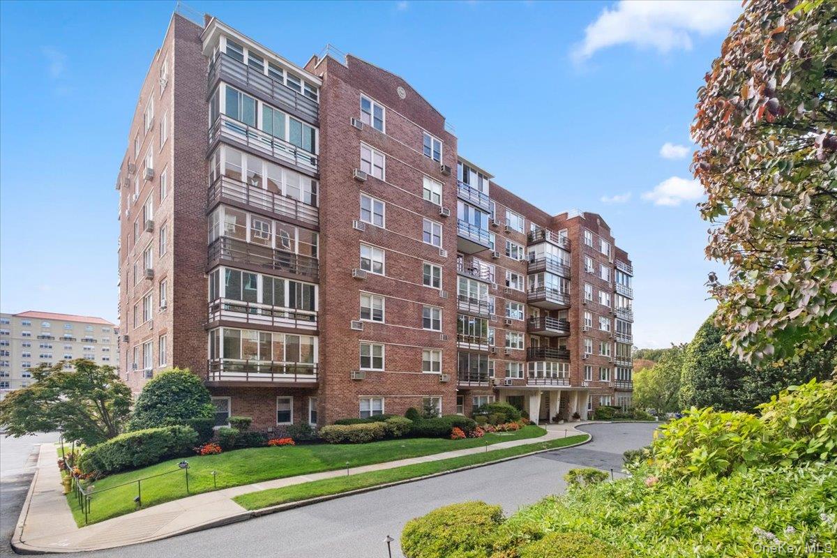 3 Washington Square, Unit 6B