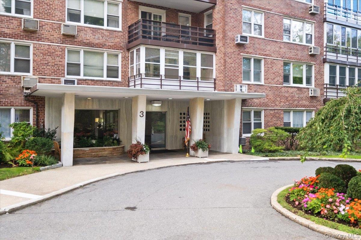 3 Washington Square, Unit 6B photo 2