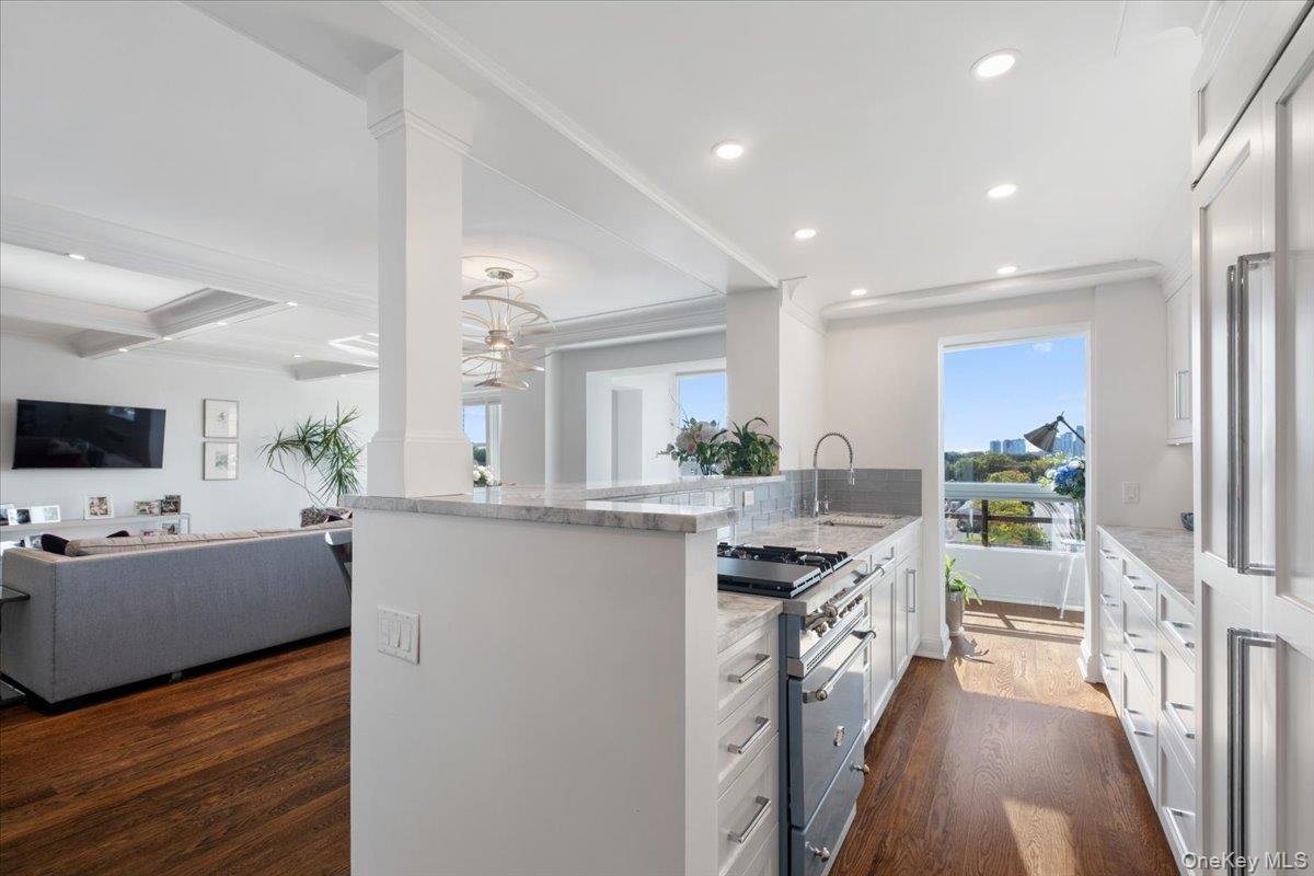3 Washington Square, Unit 6B photo 12