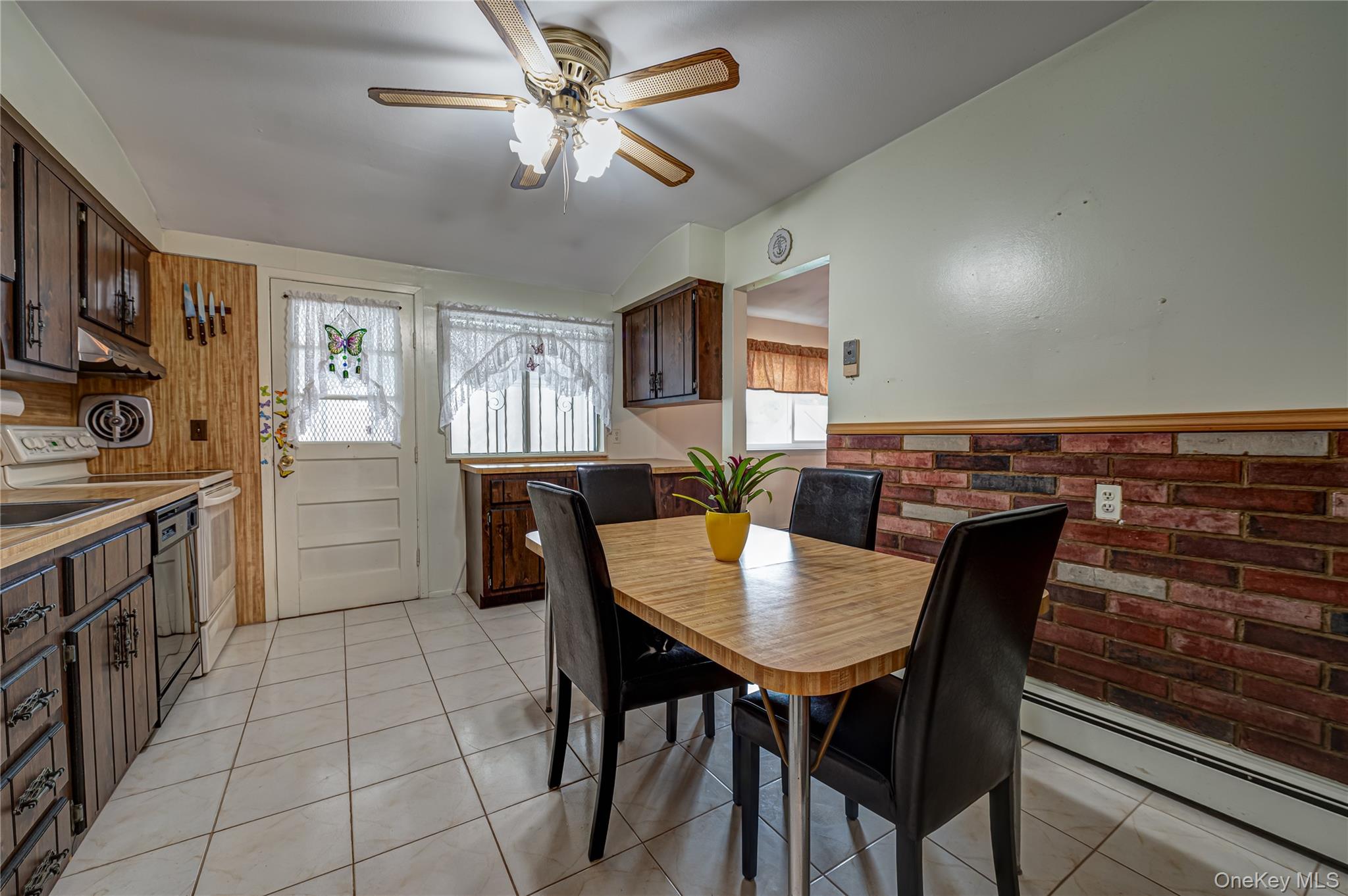 15 Earl Place – For Sale photo 6