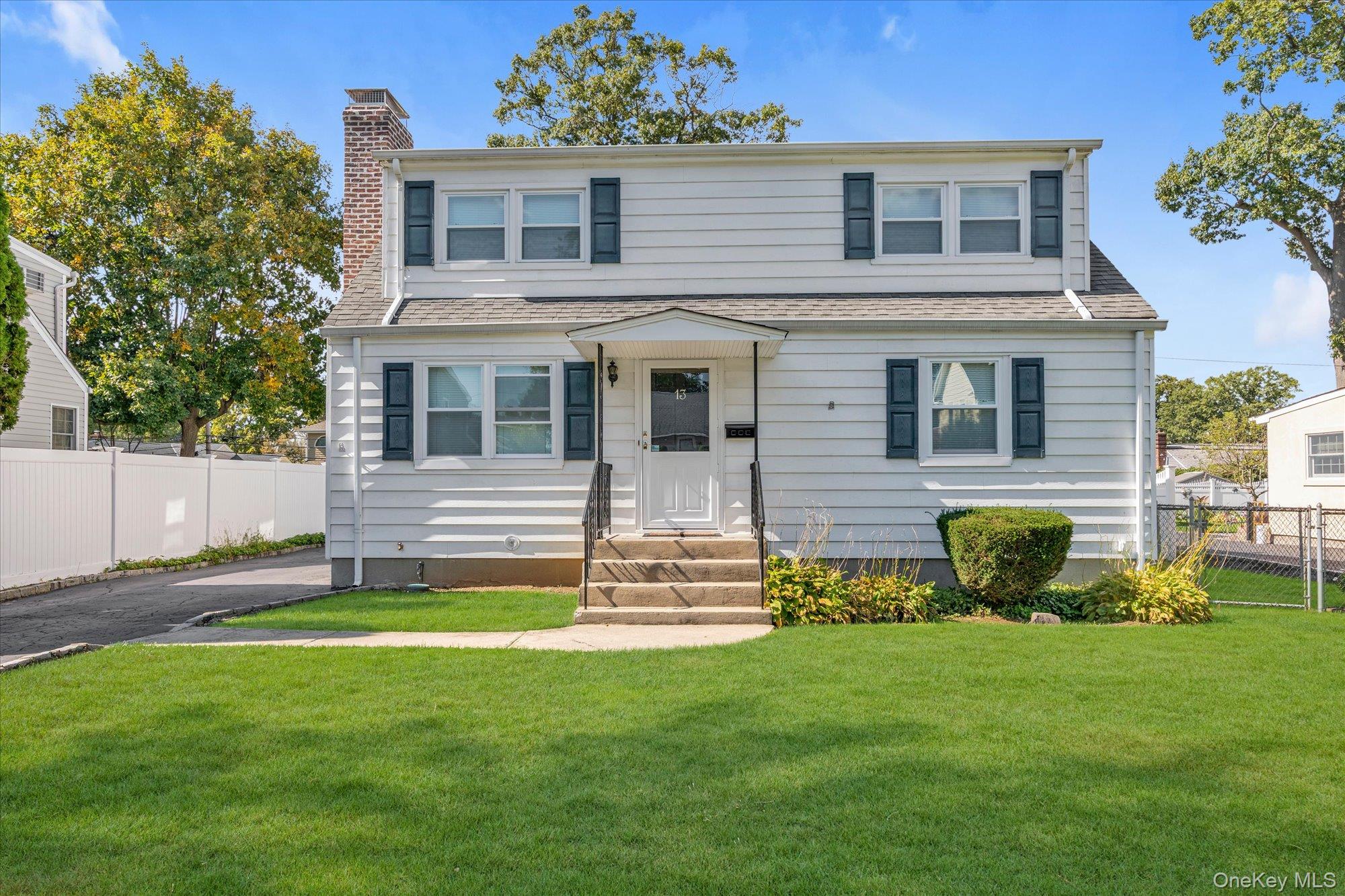 13 Inwood Road – For Sale