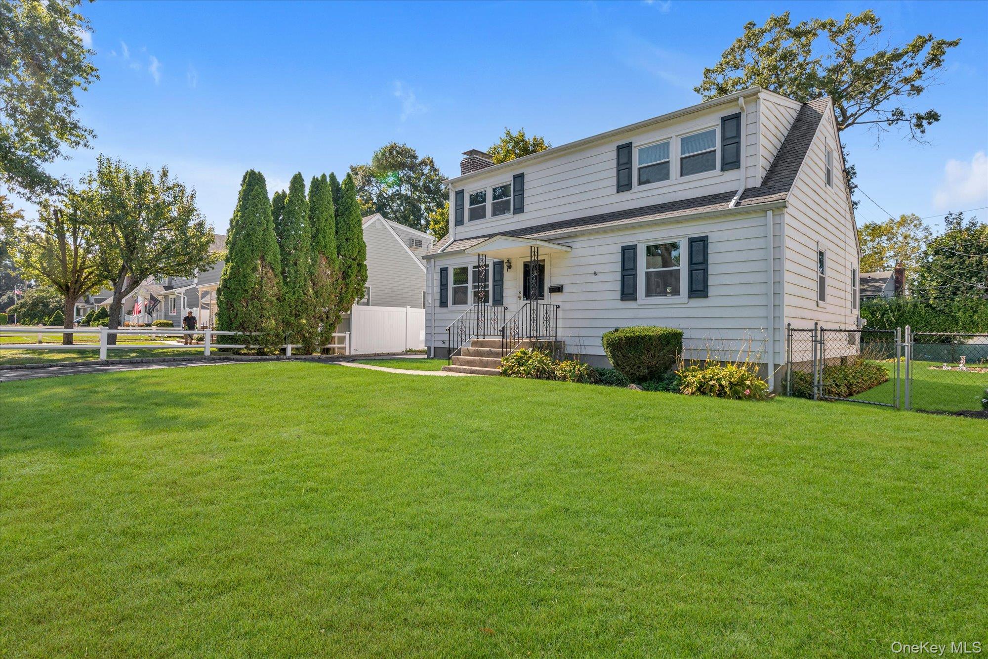 13 Inwood Road – For Sale photo 2