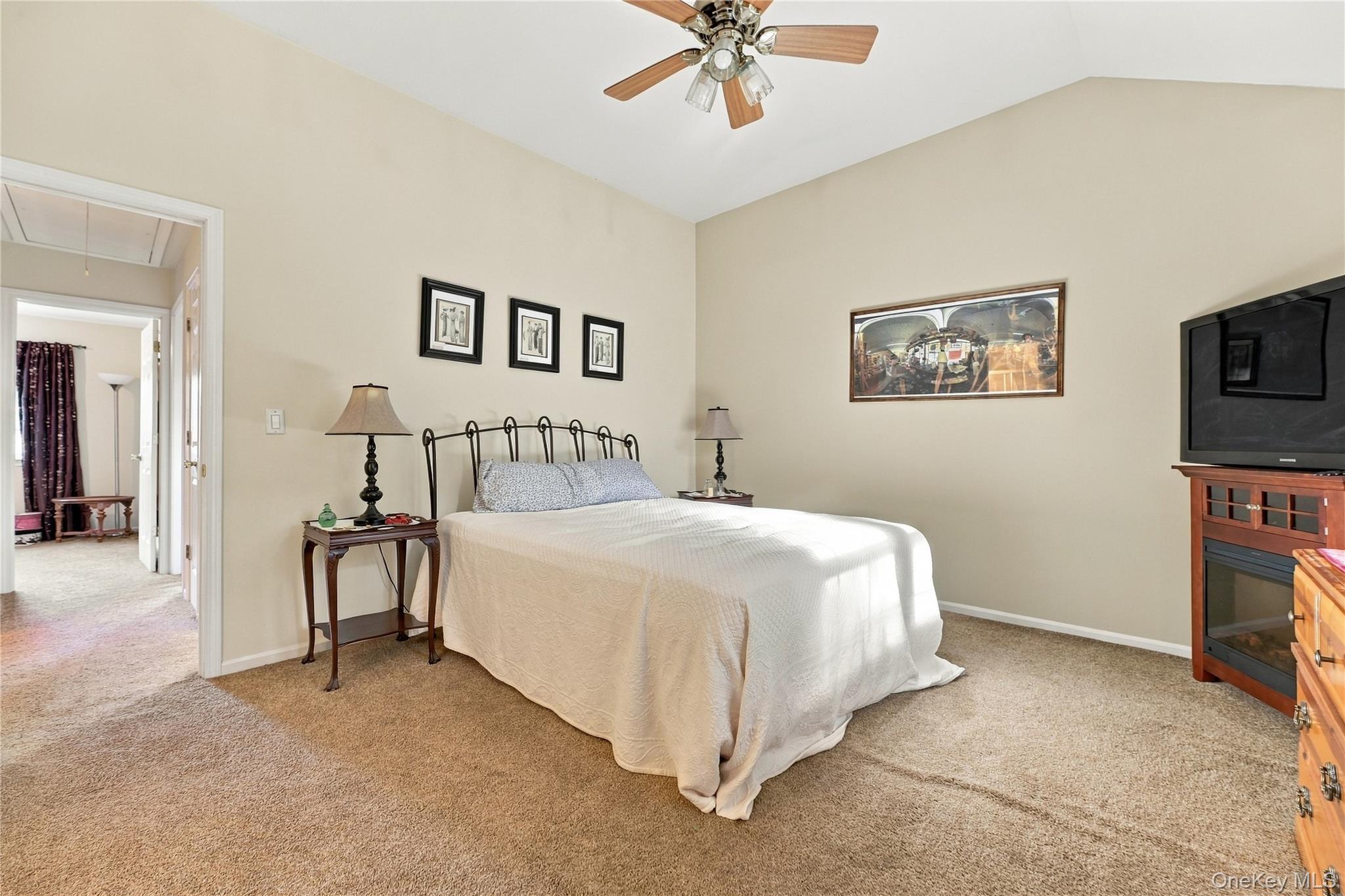 18 Autumn Leaf Court – For Sale photo 12