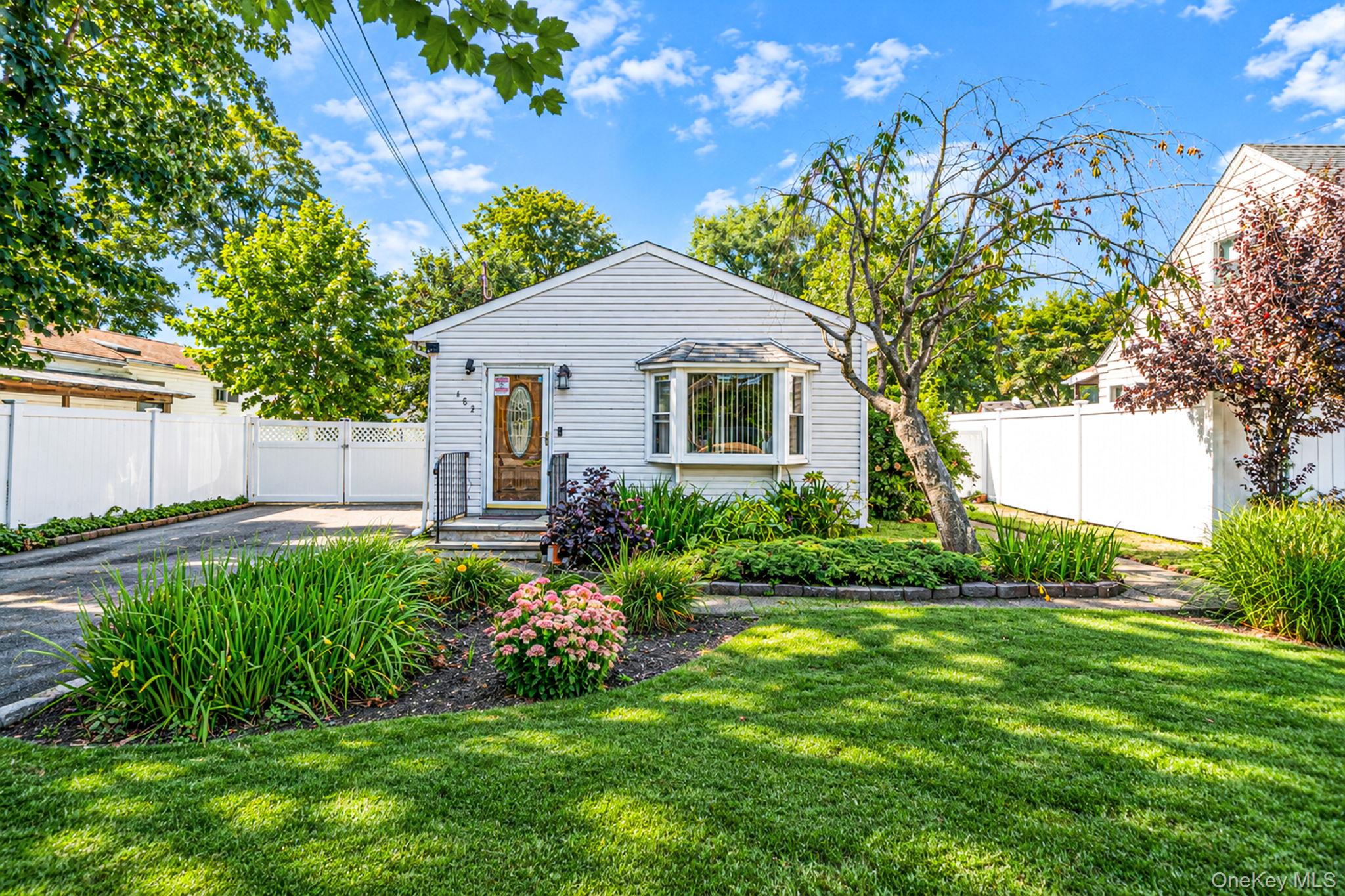 182 Commack Road – For Sale photo 8