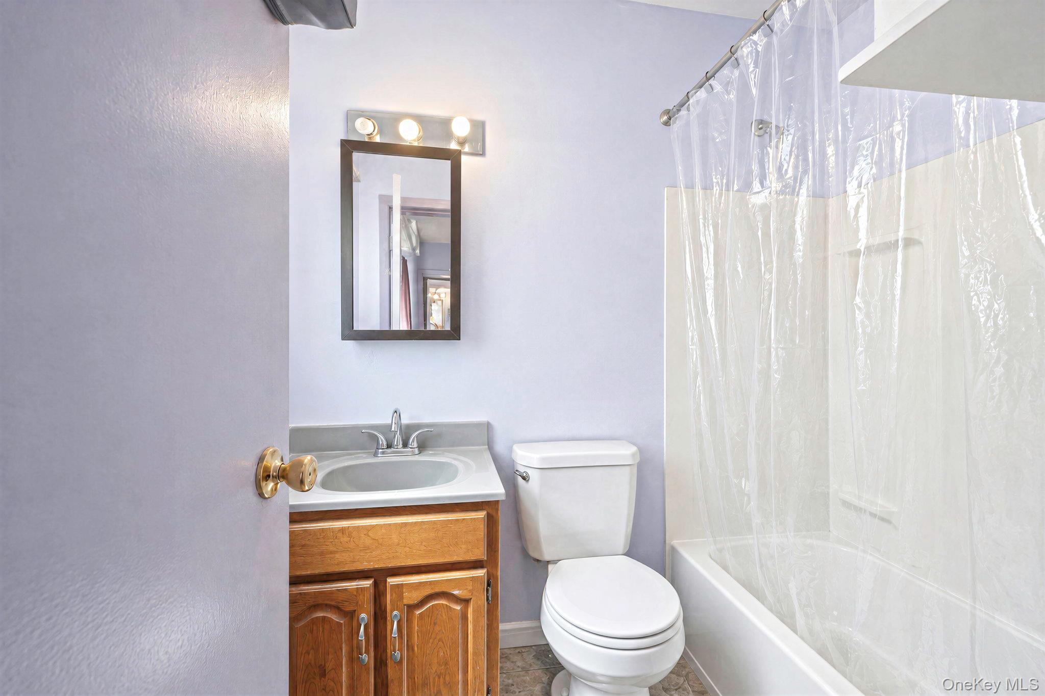 182 Commack Road – For Sale photo 23
