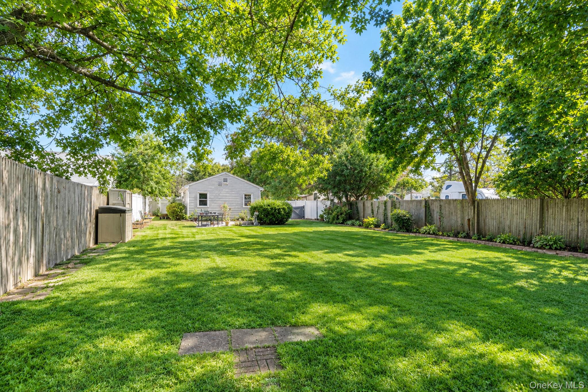 182 Commack Road – For Sale photo 12