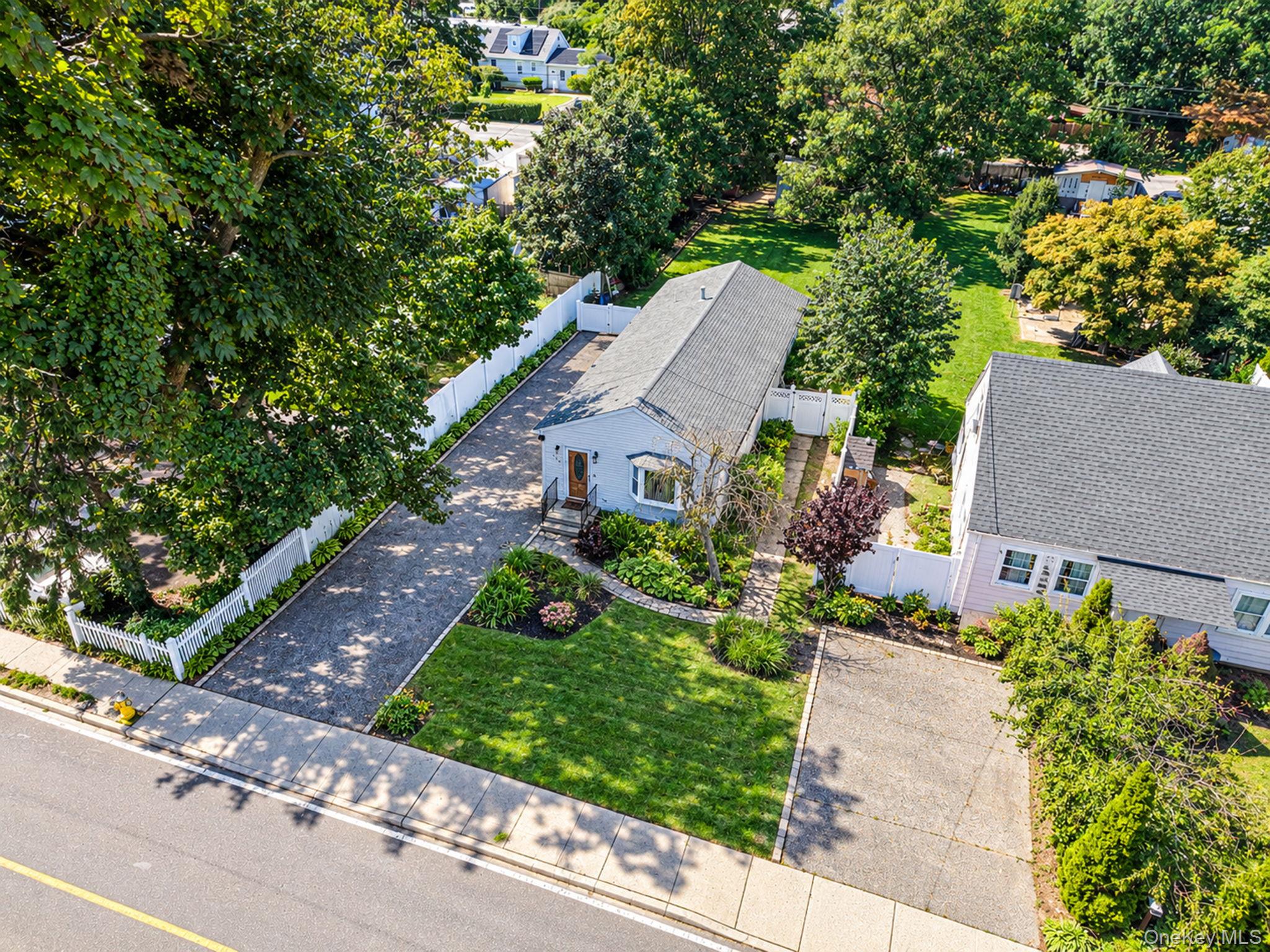 182 Commack Road – For Sale