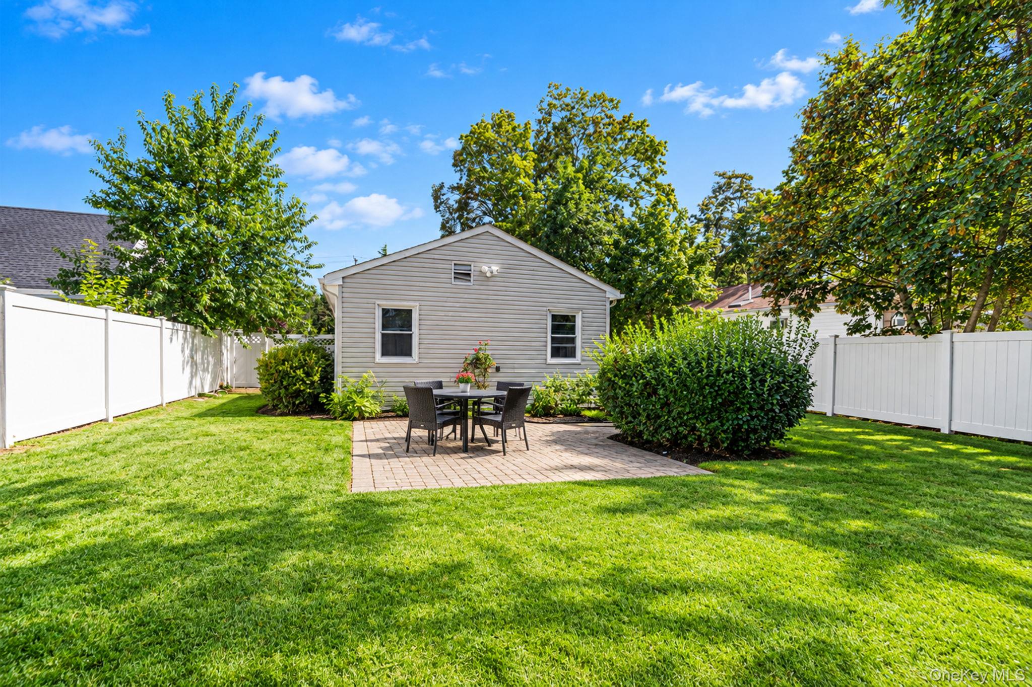 182 Commack Road – For Sale photo 13