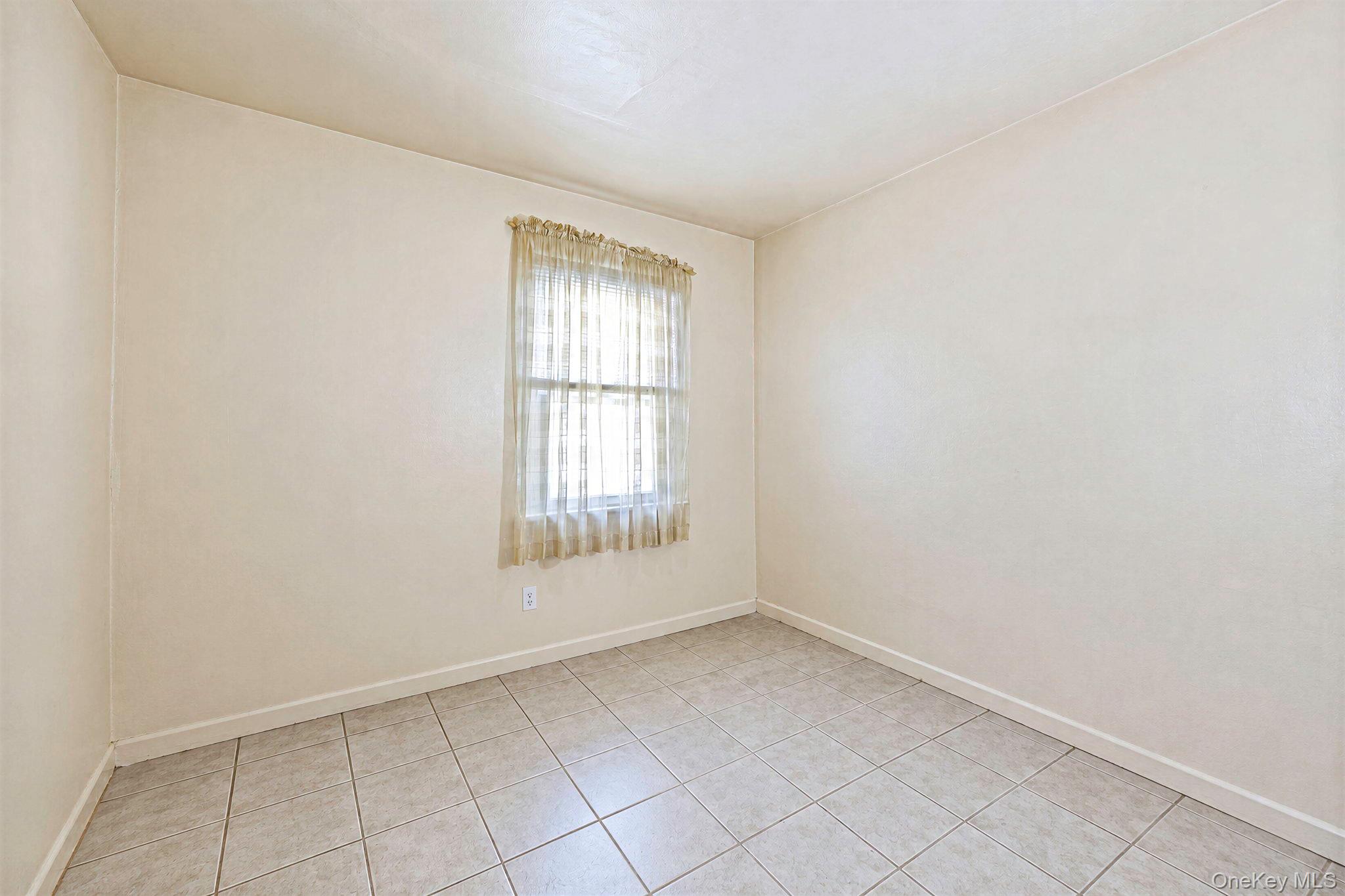 182 Commack Road – For Sale photo 24