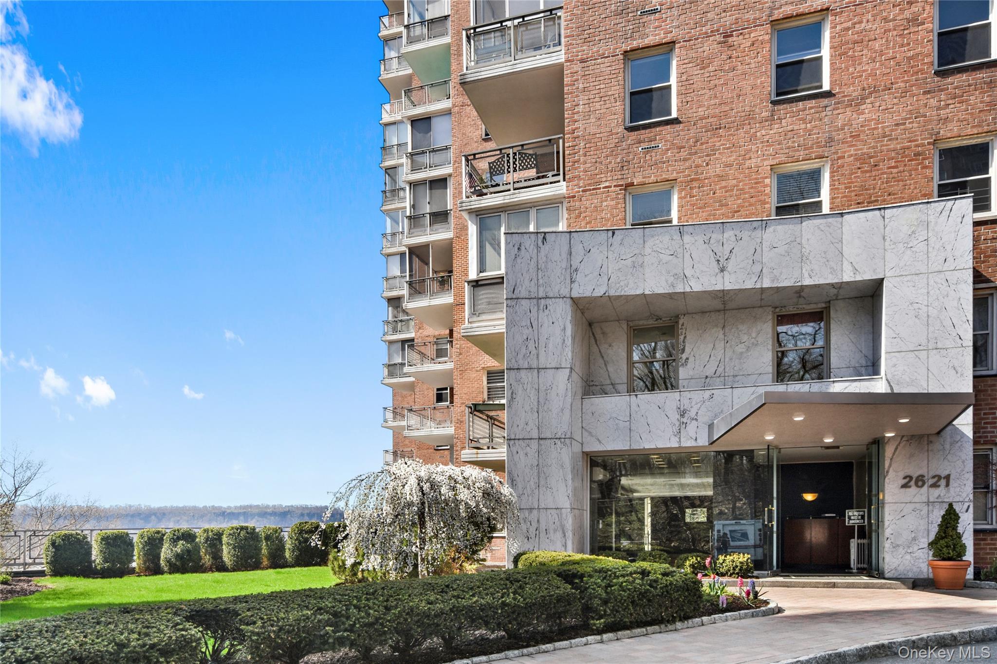 2621 Palisade Avenue, Unit 14L photo 20