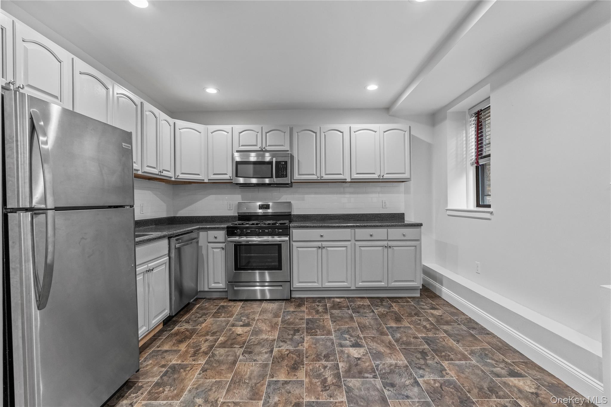 232 Martine Avenue, Unit BD/BC photo 8