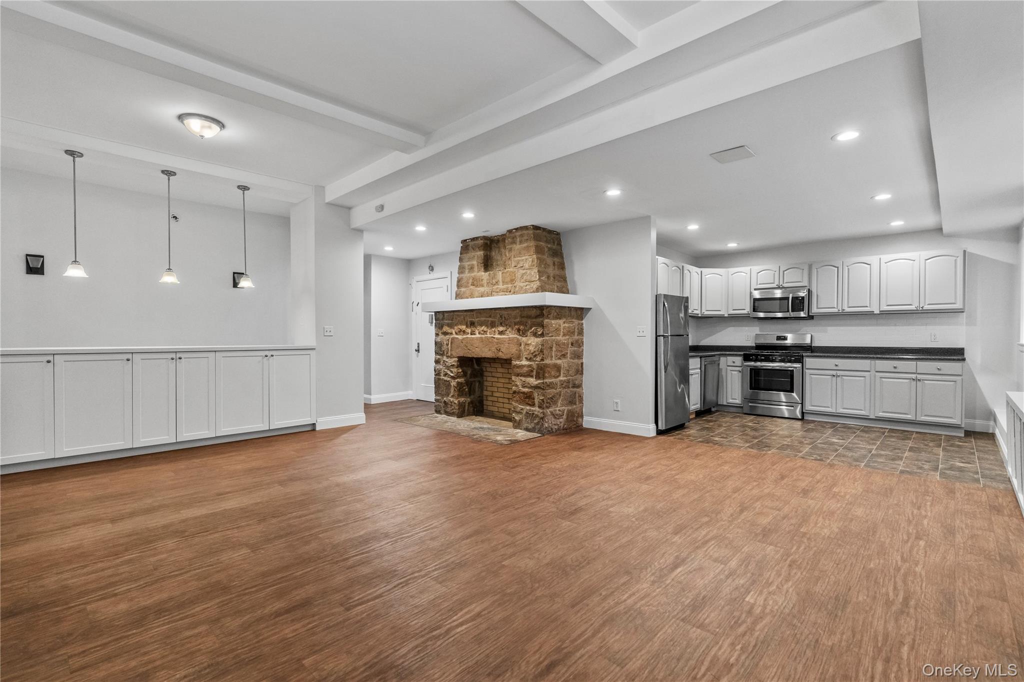 232 Martine Avenue, Unit BD/BC photo 5