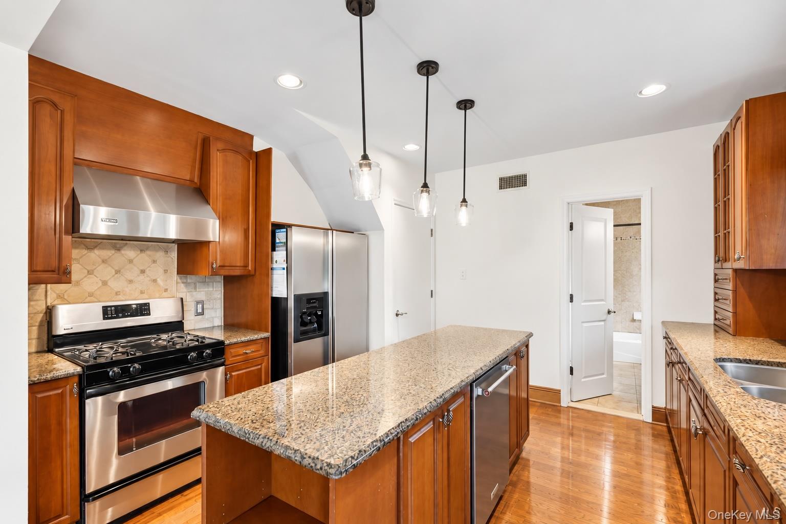 7 Atlantic Avenue – For Sale photo 10