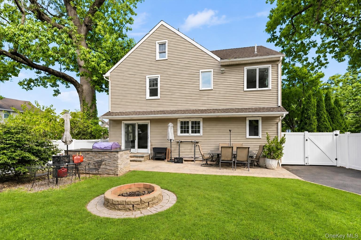 7 Atlantic Avenue – For Sale photo 3