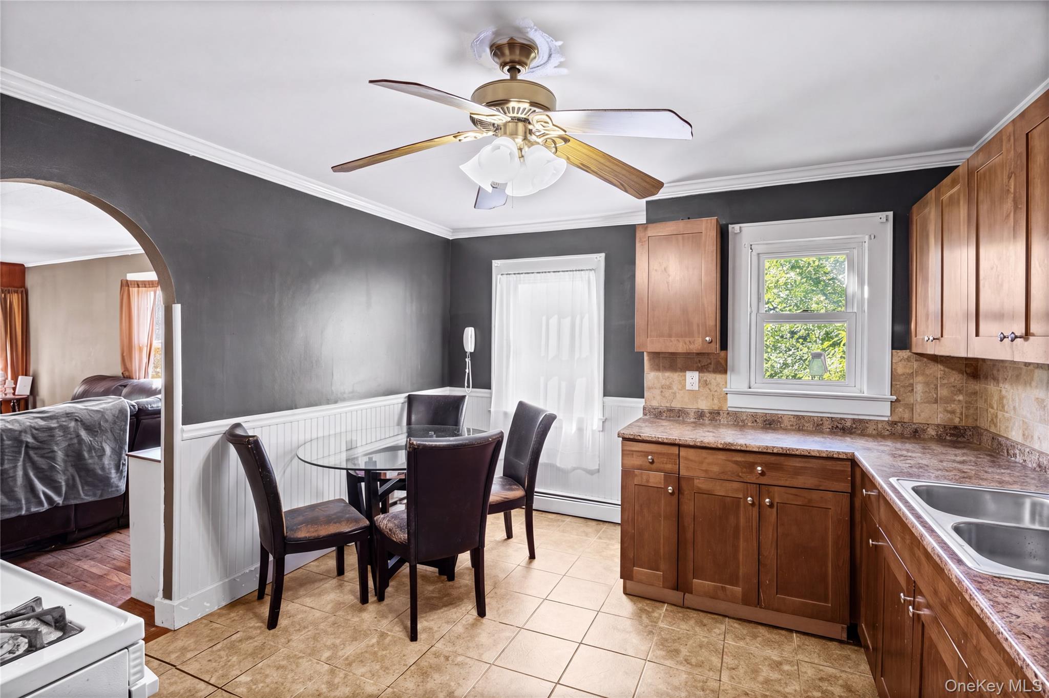 373 Oak Street – For Sale photo 14