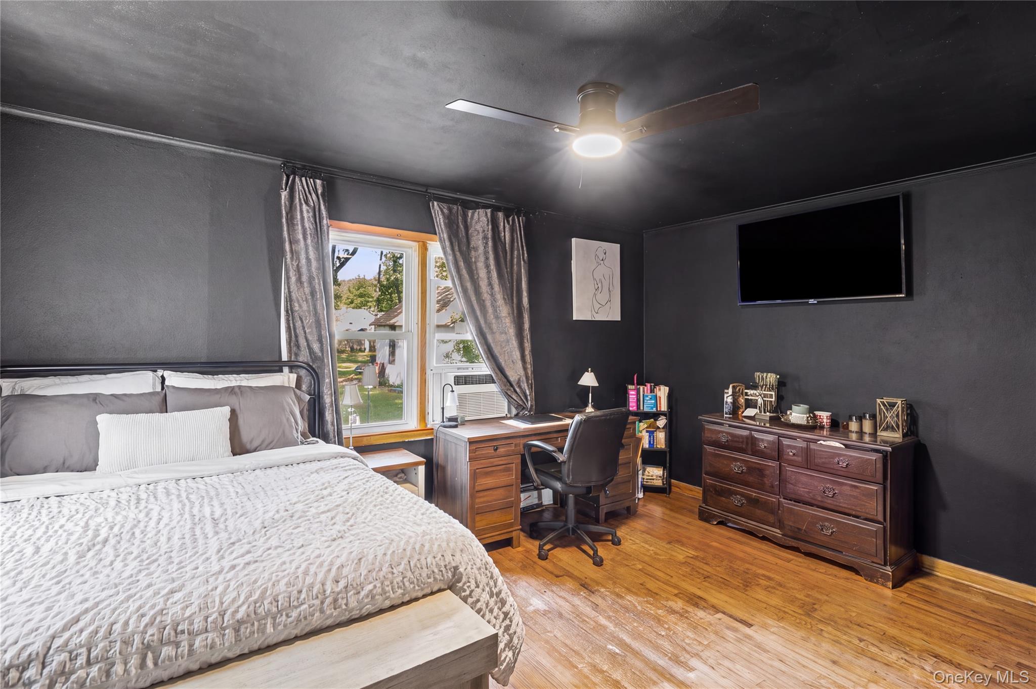 373 Oak Street – For Sale photo 19