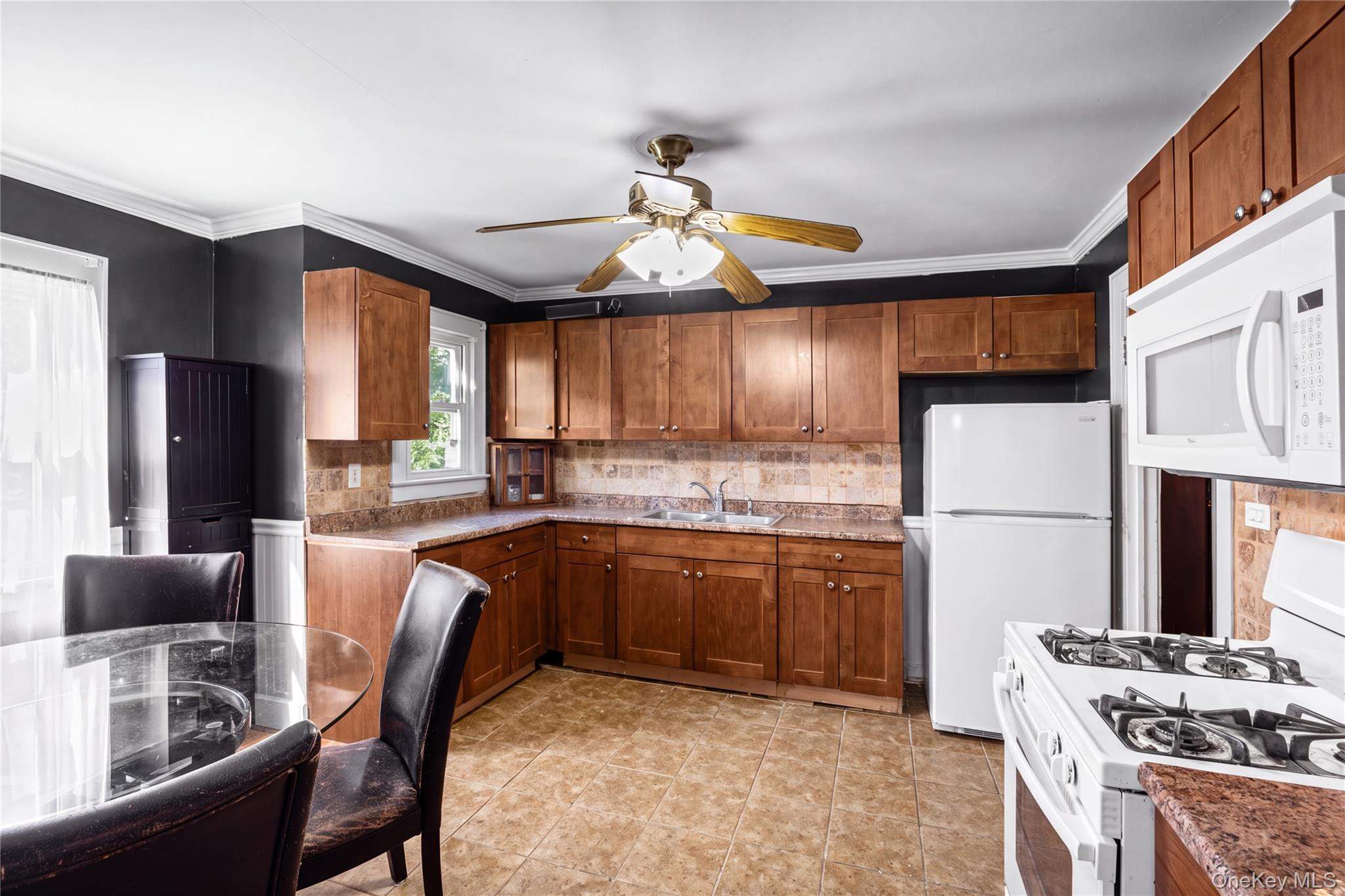373 Oak Street – For Sale photo 12