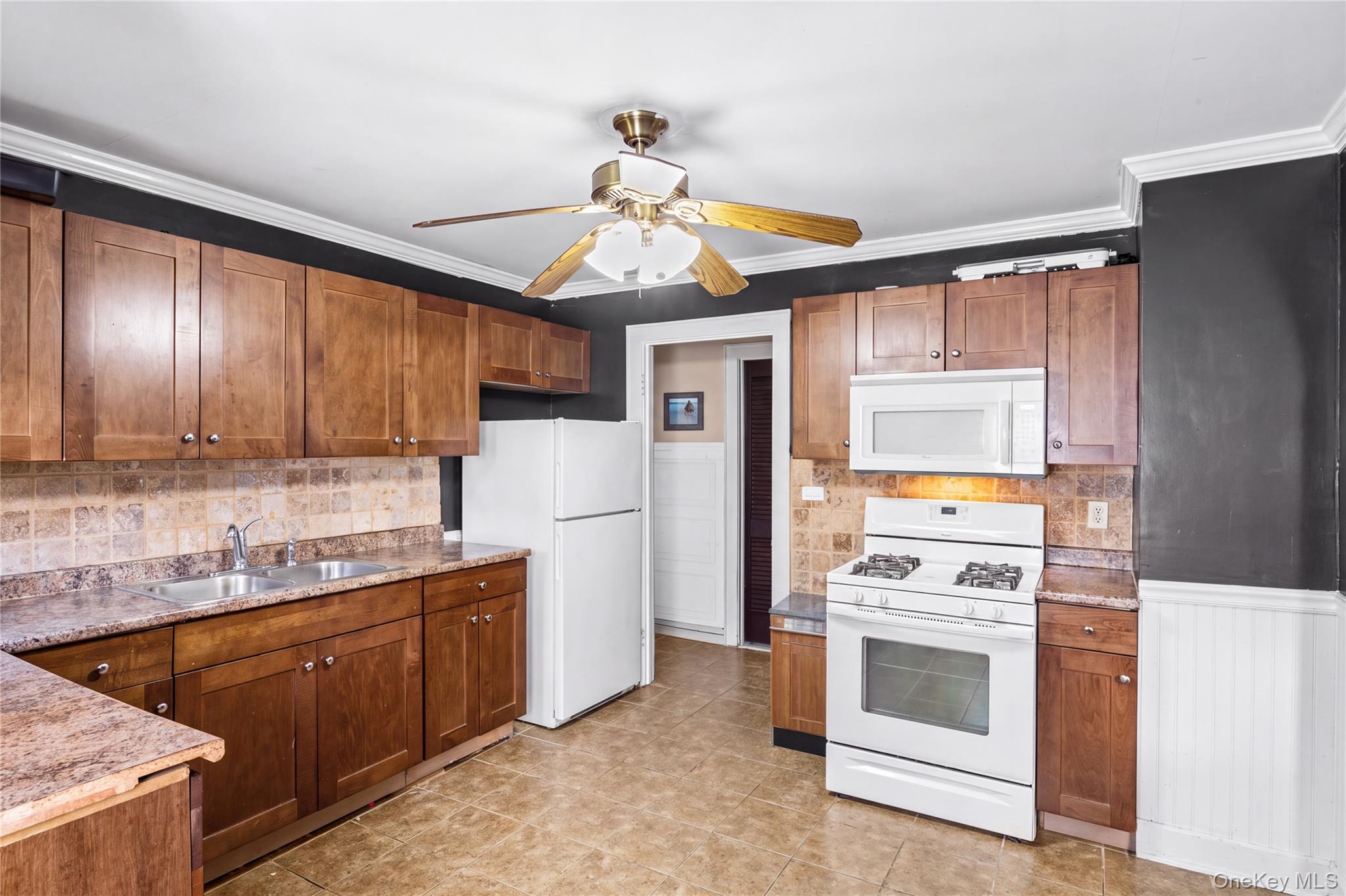 373 Oak Street – For Sale photo 11