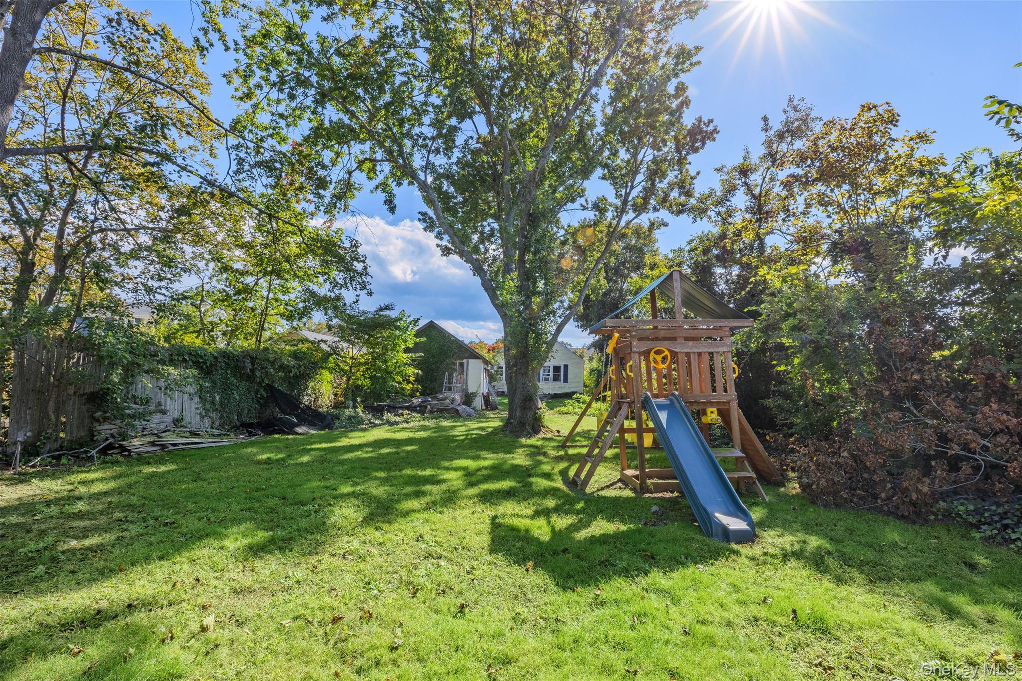 373 Oak Street – For Sale photo 33