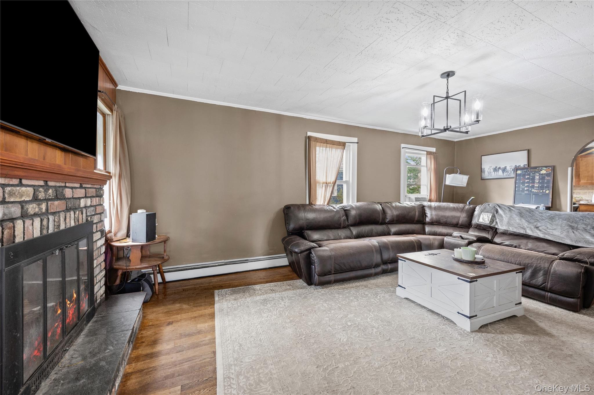 373 Oak Street – For Sale photo 7