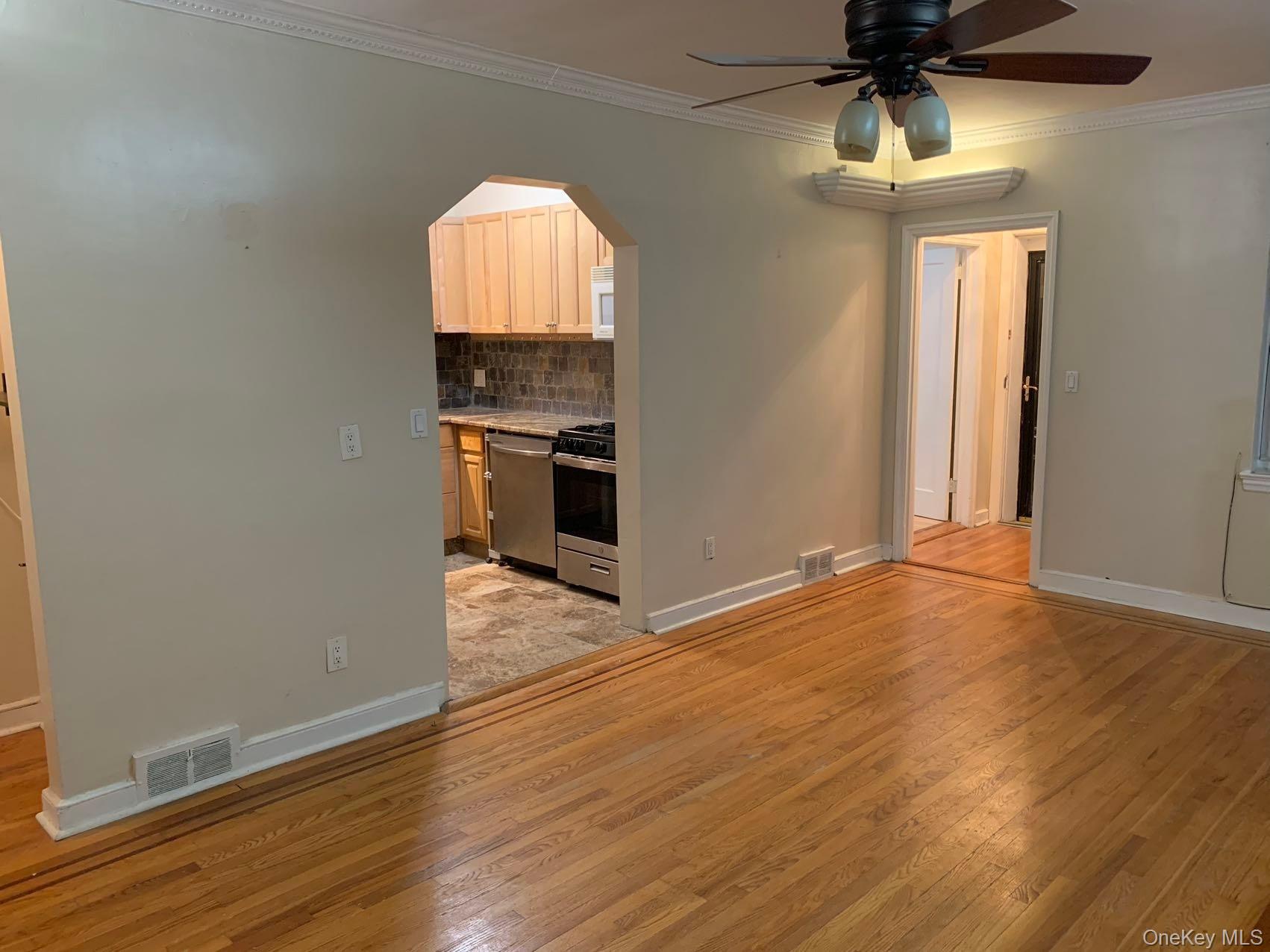 1729 Nereid Avenue, Unit 1 photo 2