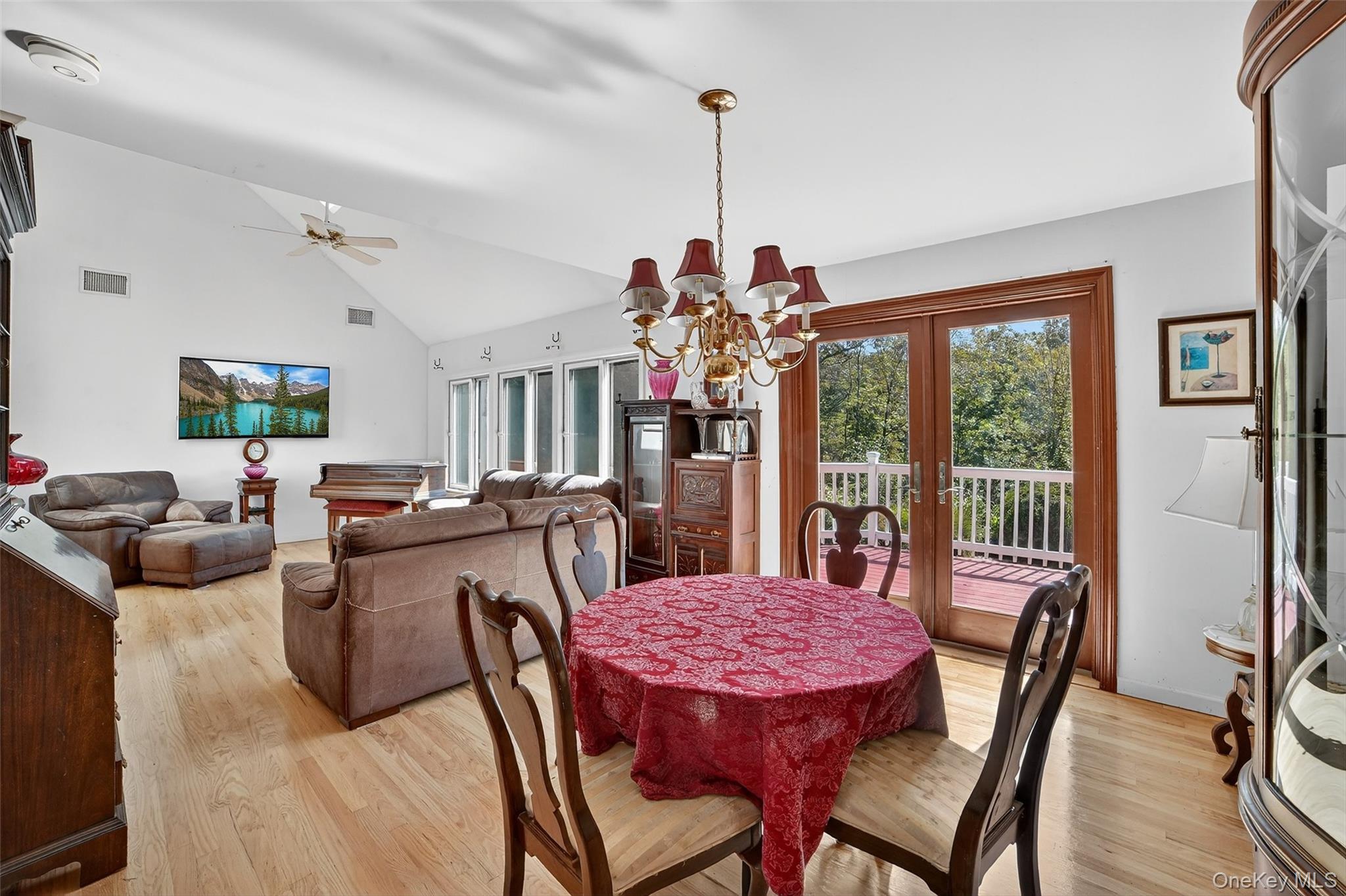 986 Cliff Avenue – For Sale photo 9
