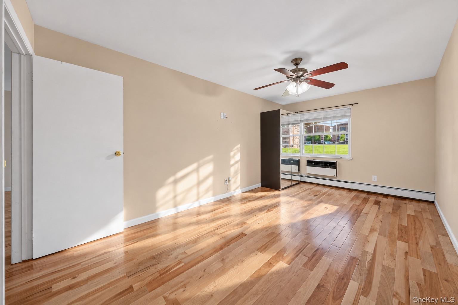 12-32 Diane Place, Unit 204L photo 10