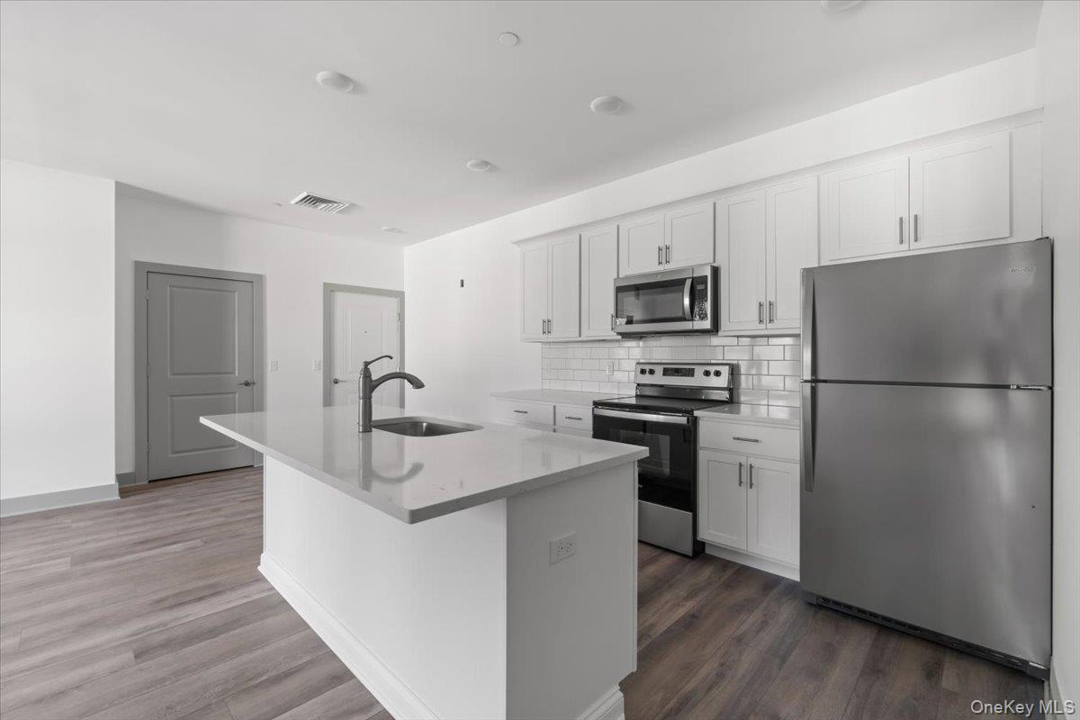 75 Forester Avenue, Unit 232 photo 5