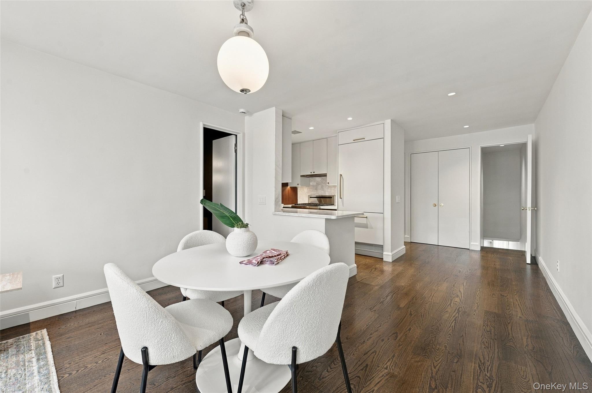 250 W 15th Street, Unit 6G photo 4