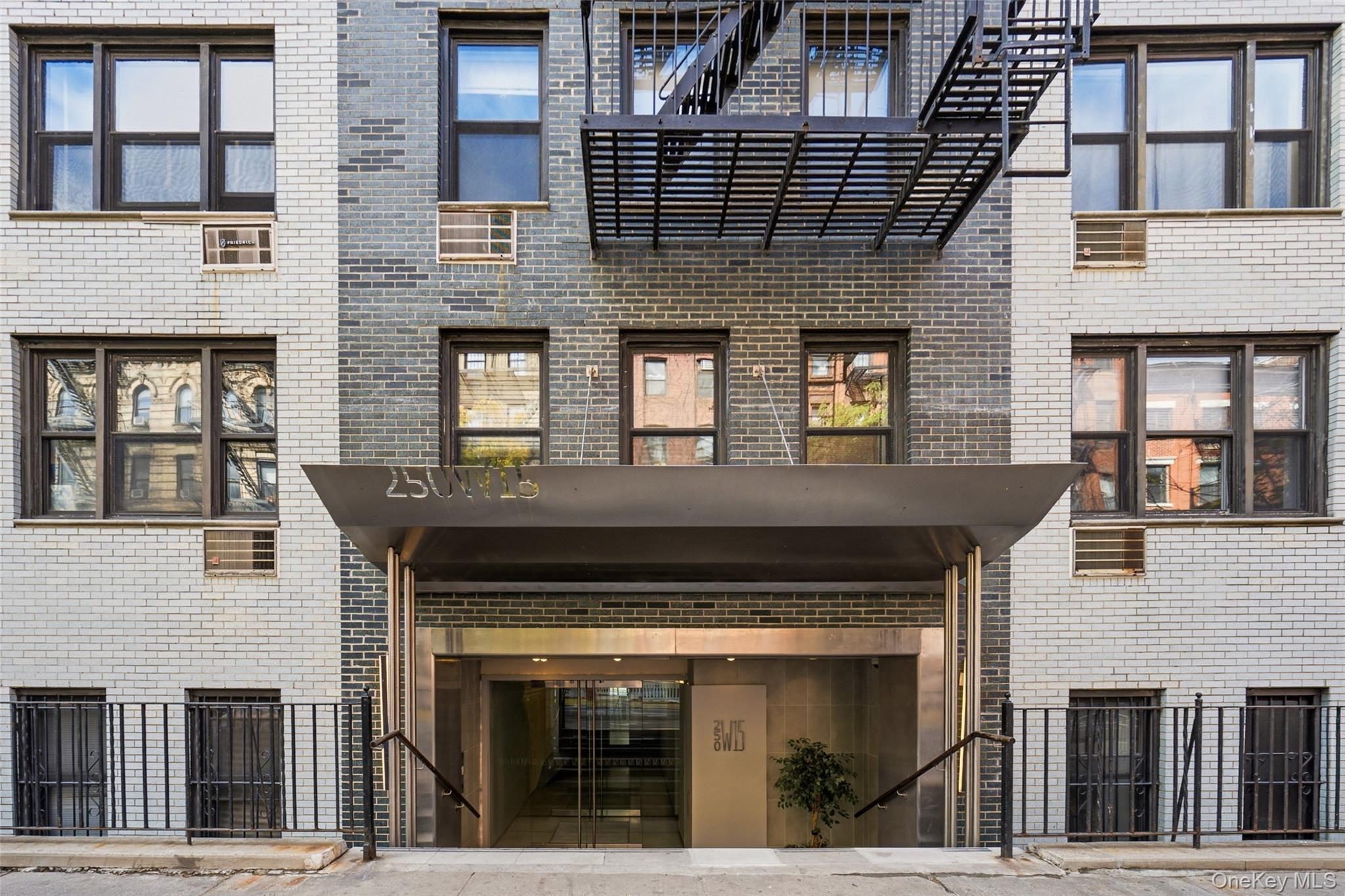 250 W 15th Street, Unit 6G photo 18