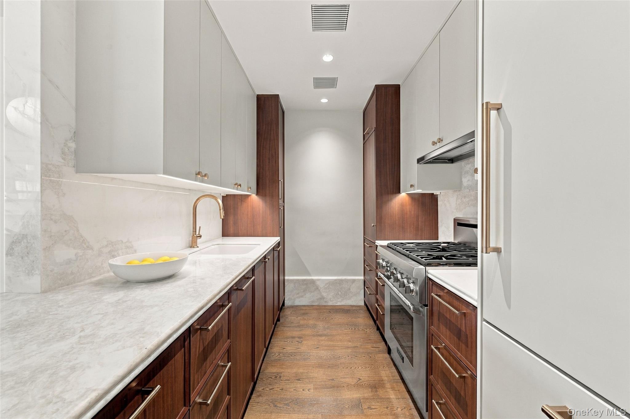 250 W 15th Street, Unit 6G photo 7