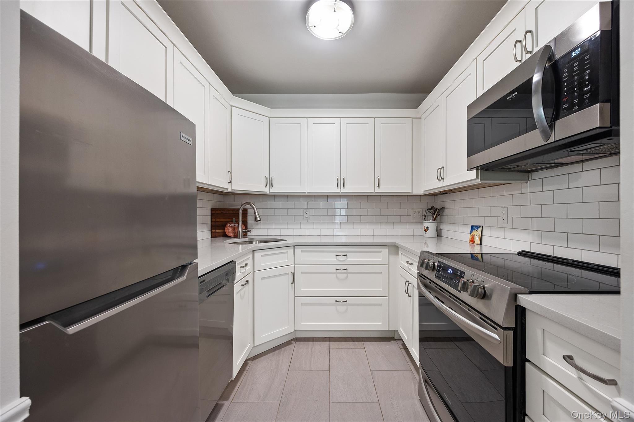38 Sussex Drive, Unit A photo 2