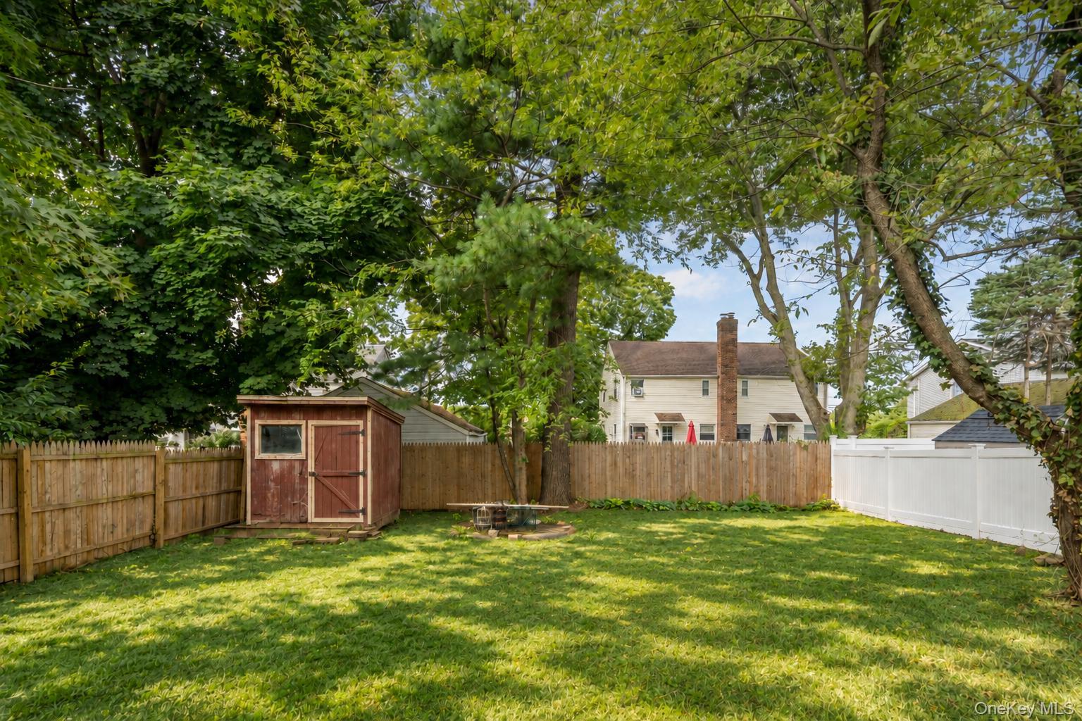 38 Middle Neck Road – For Sale photo 21