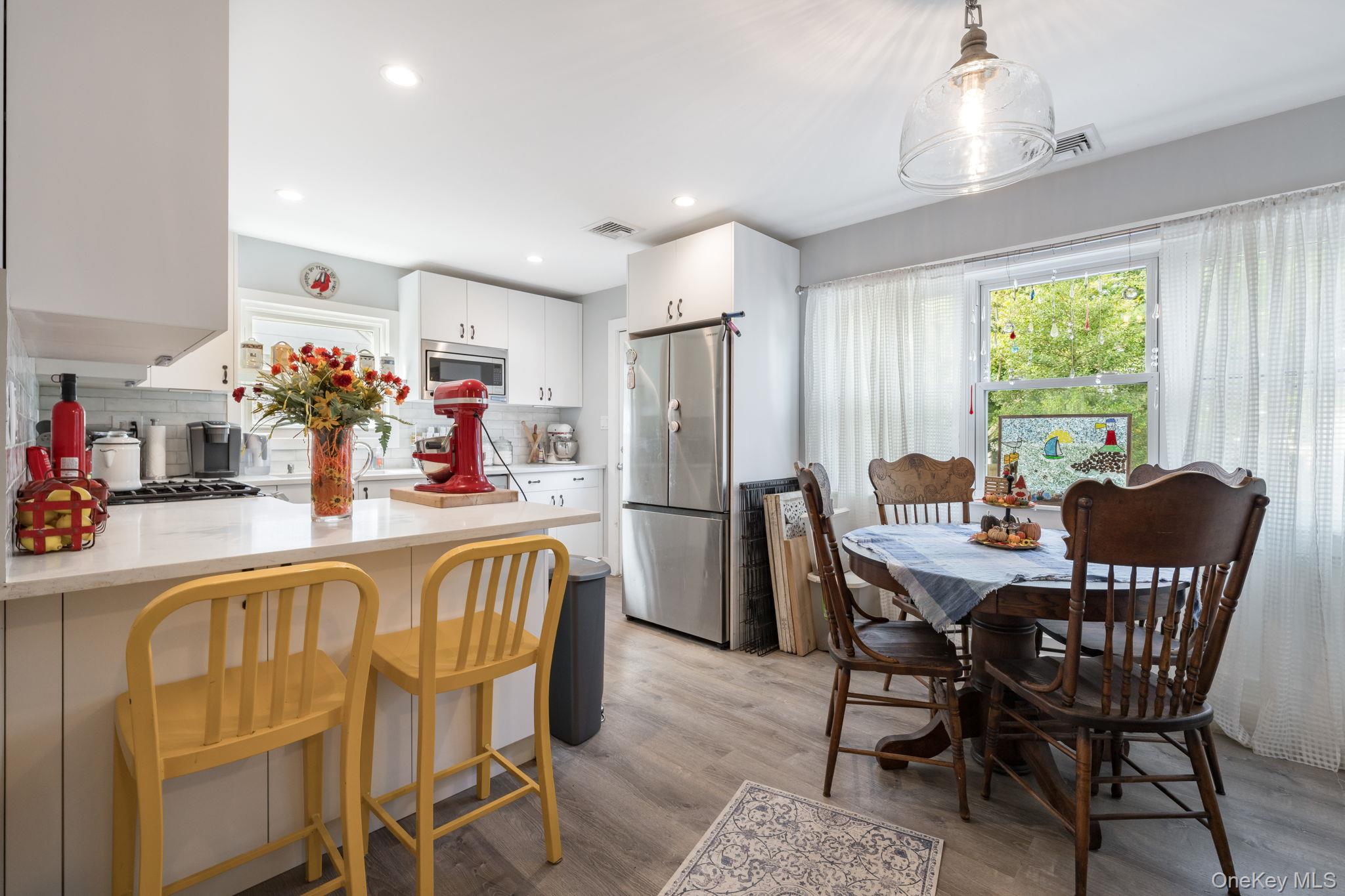 38 Middle Neck Road – For Sale photo 3
