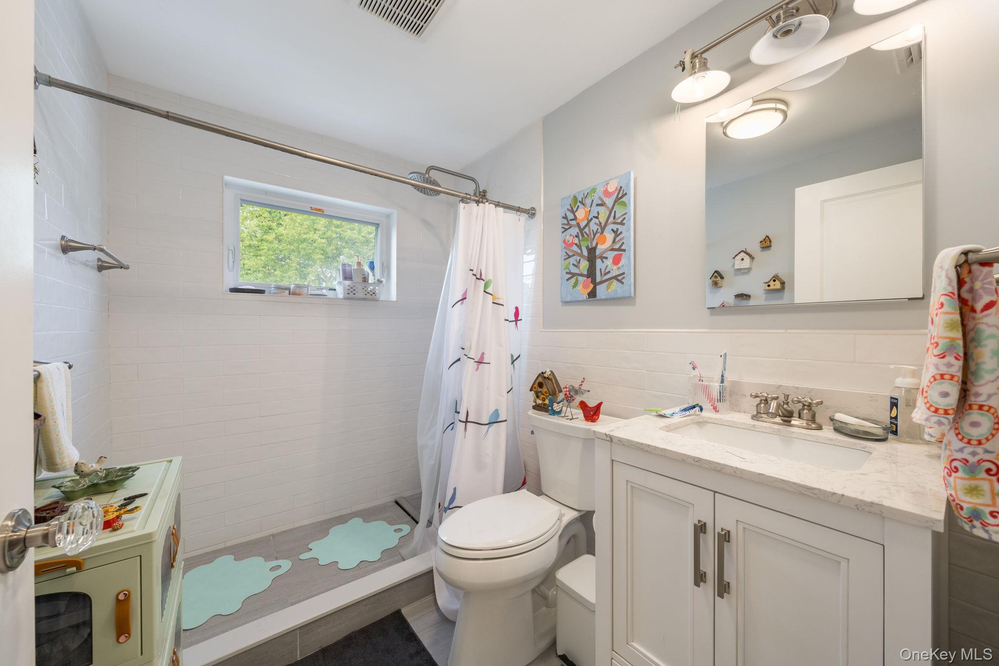 38 Middle Neck Road – For Sale photo 12
