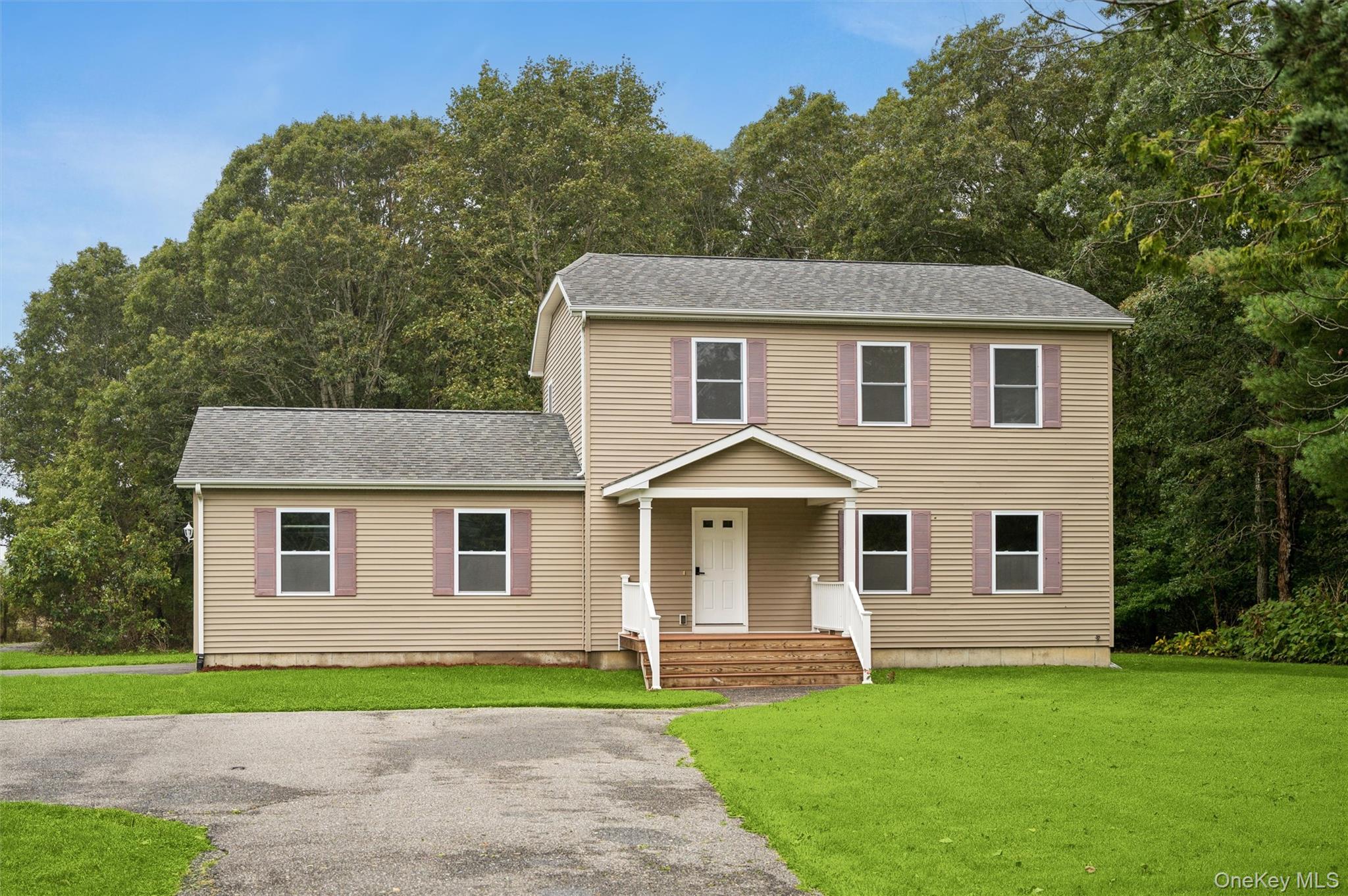 147A Old Country Rd – For Sale