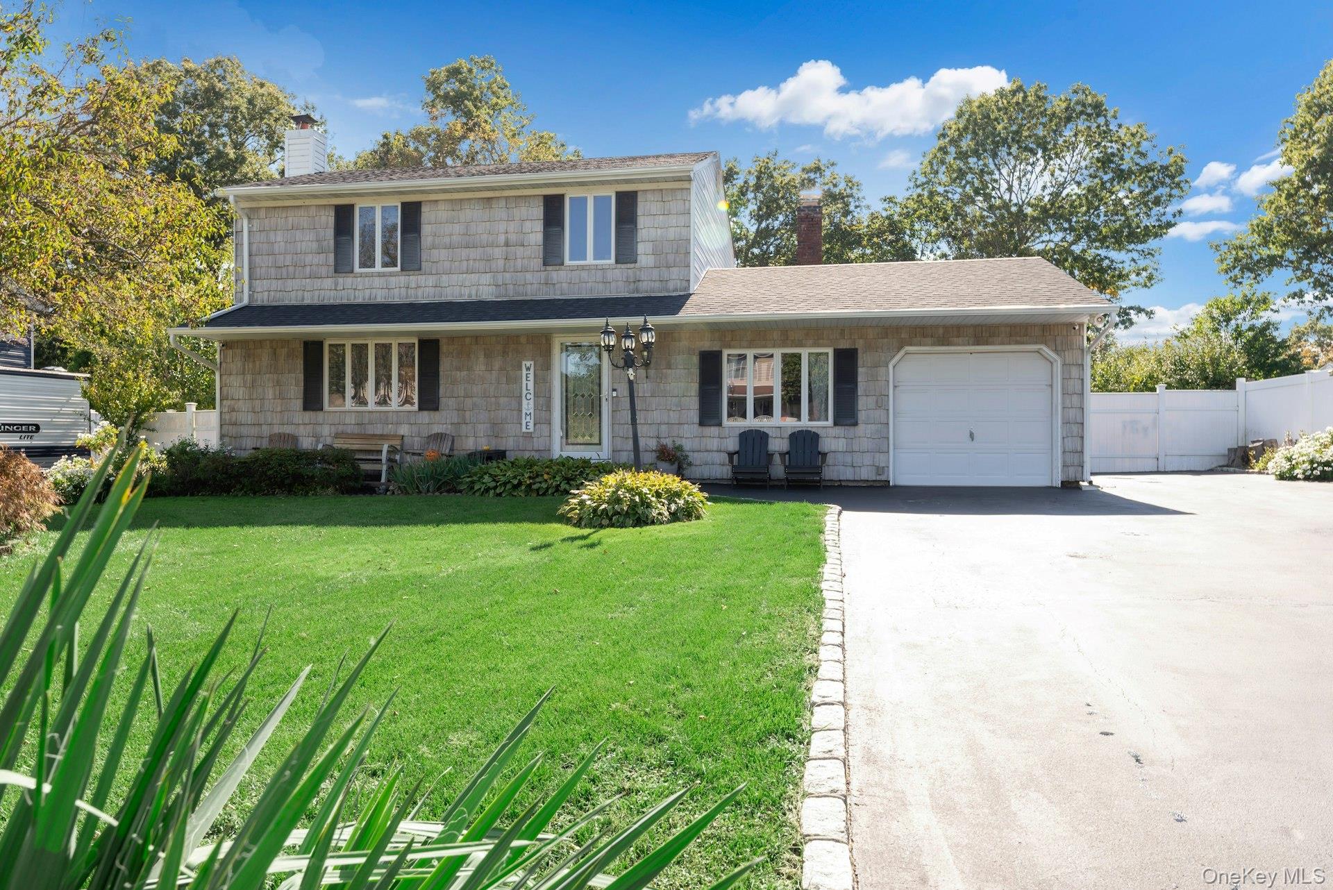 16 Hilltop Lane – For Sale