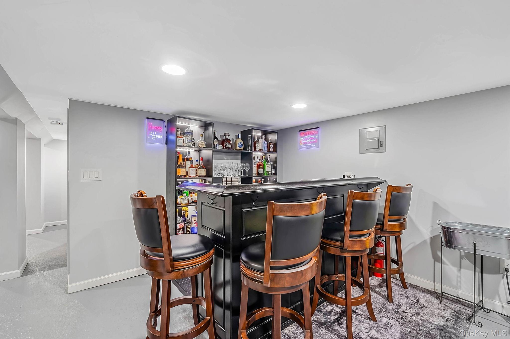 885A Putnam Avenue – For Sale photo 24