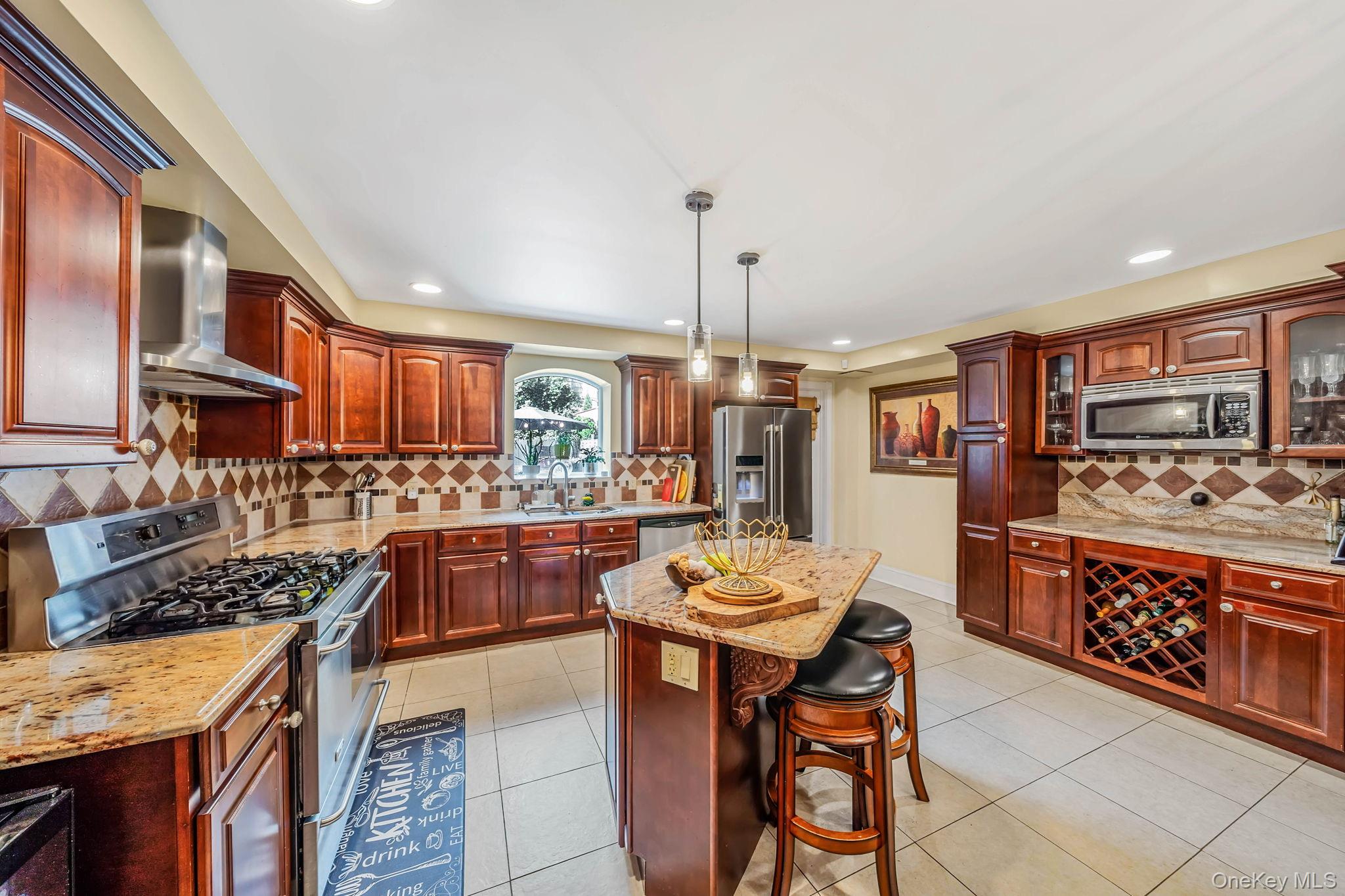 885A Putnam Avenue – For Sale photo 9