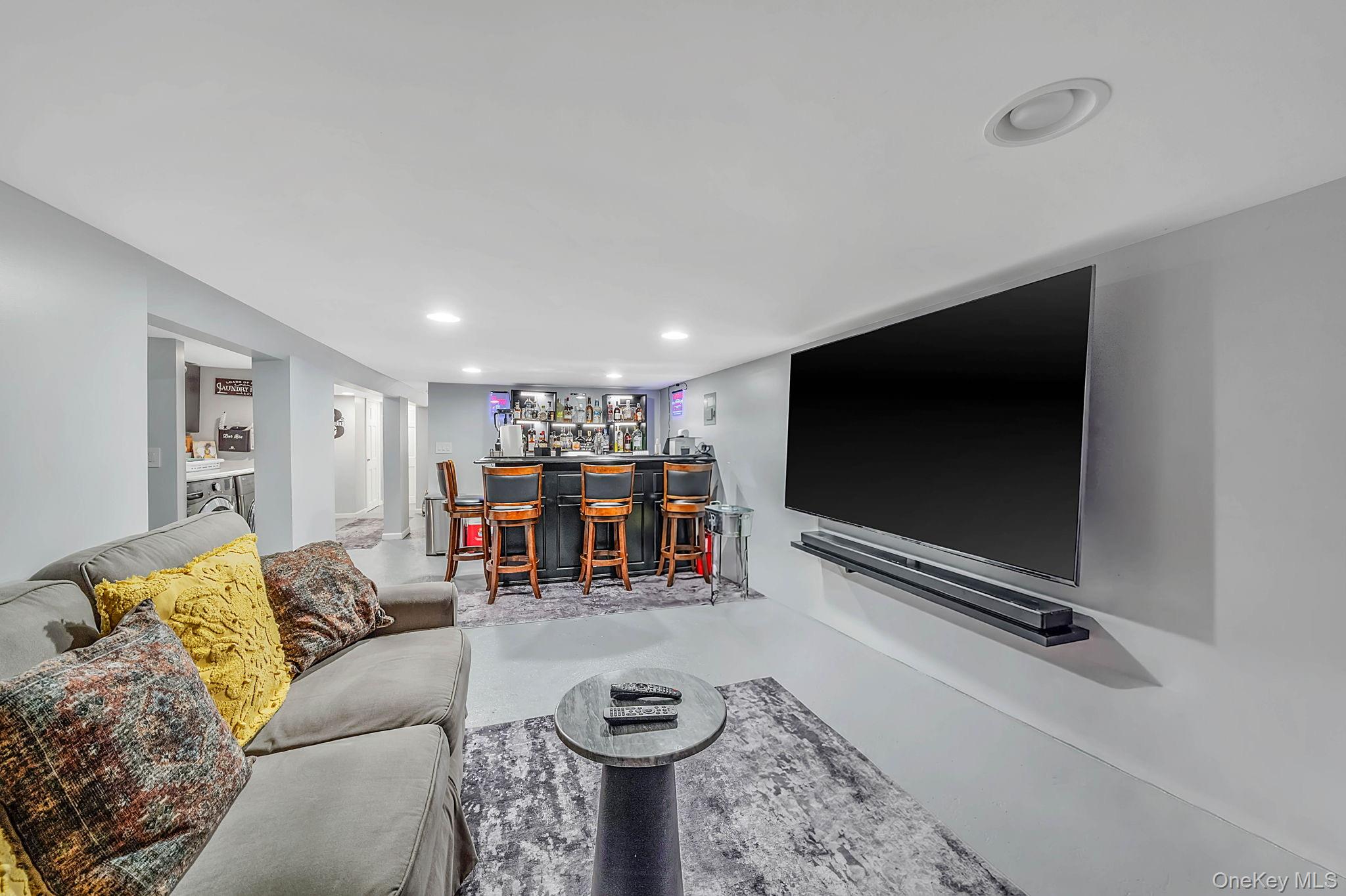 885A Putnam Avenue – For Sale photo 23