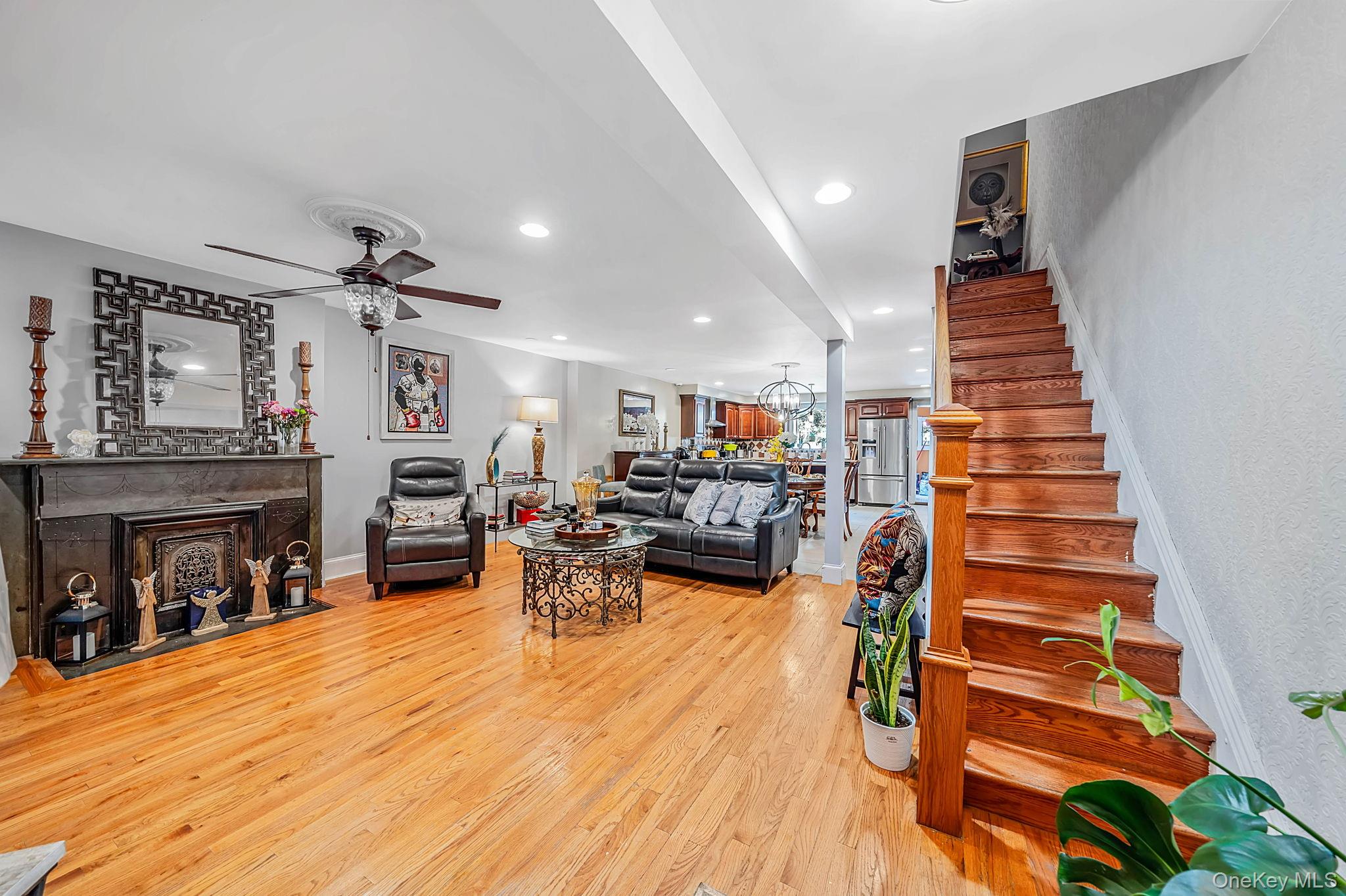 885A Putnam Avenue – For Sale photo 3