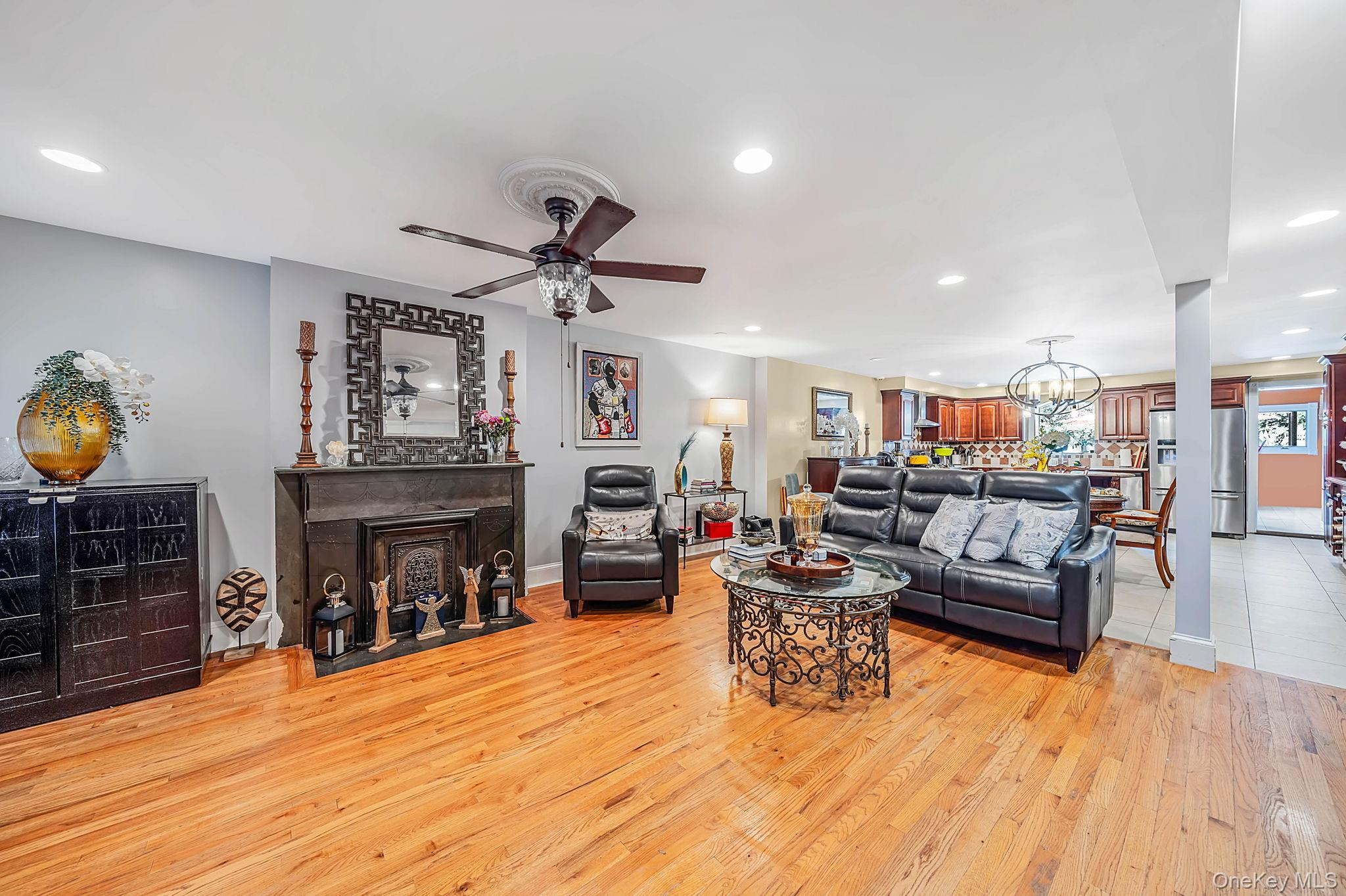 885A Putnam Avenue – For Sale photo 4