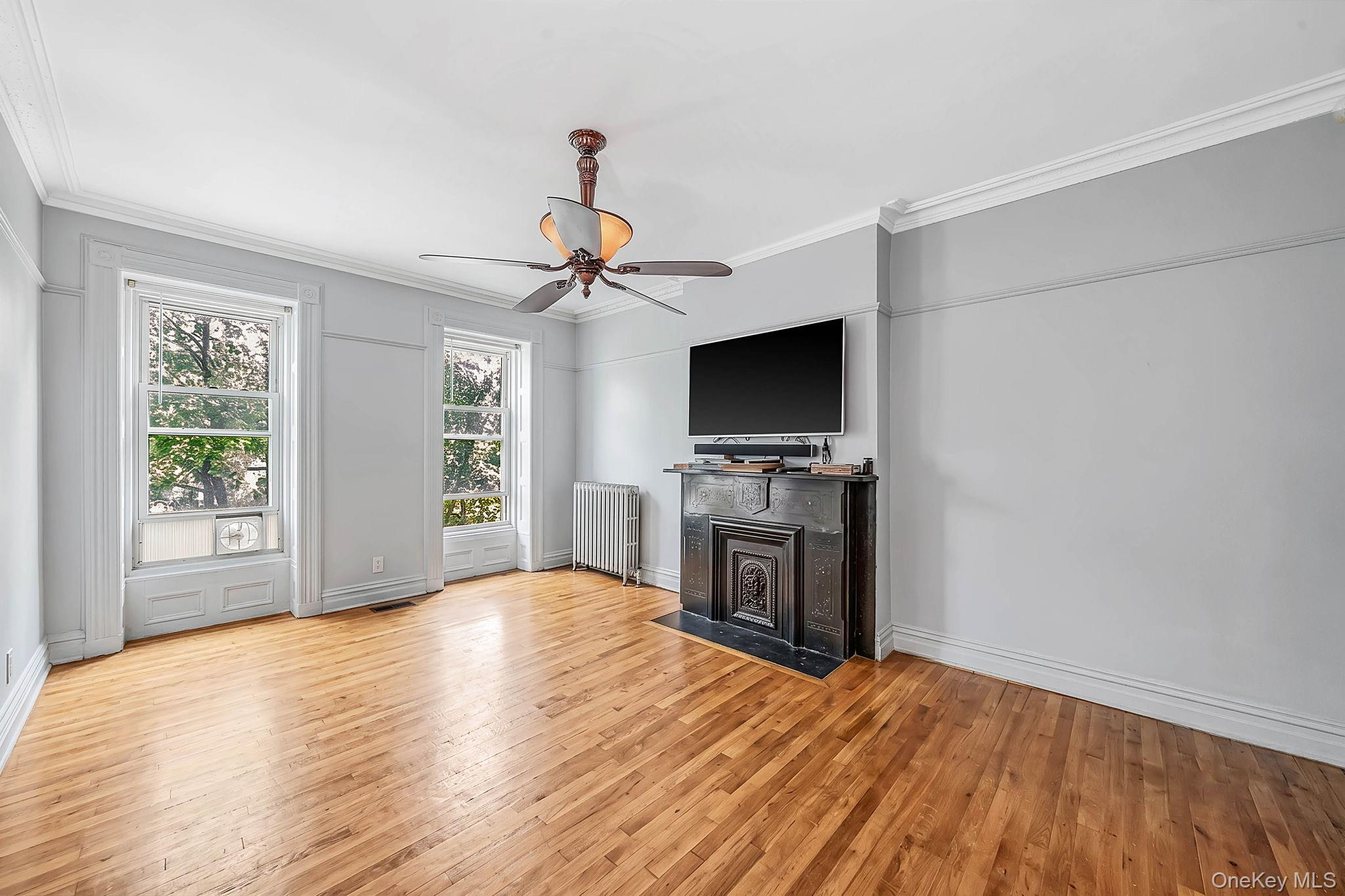 885A Putnam Avenue – For Sale photo 18