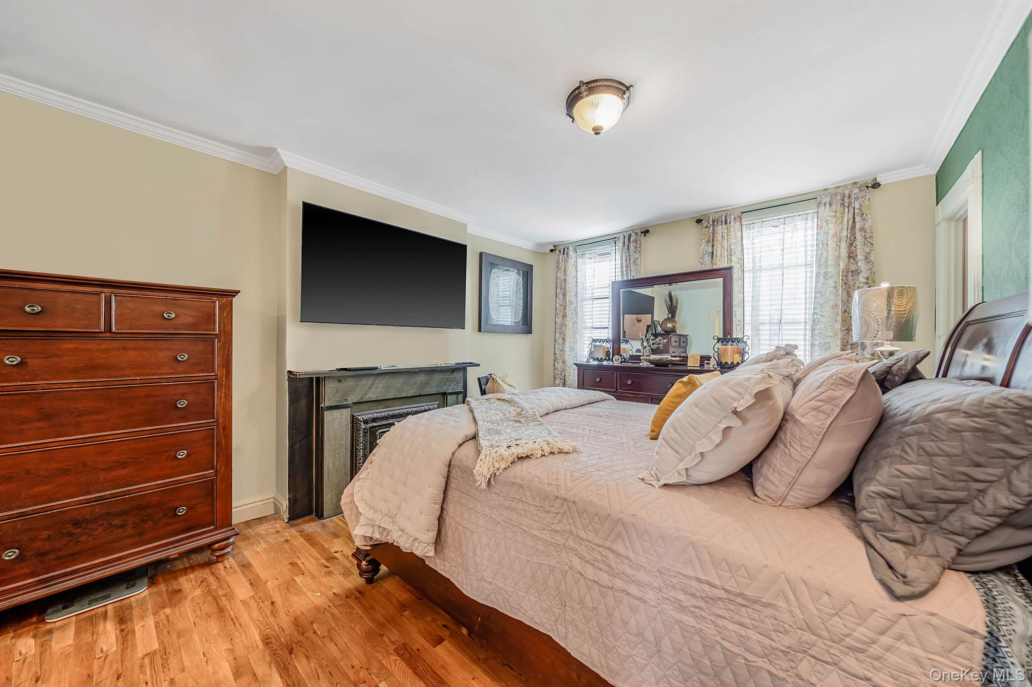 885A Putnam Avenue – For Sale photo 15