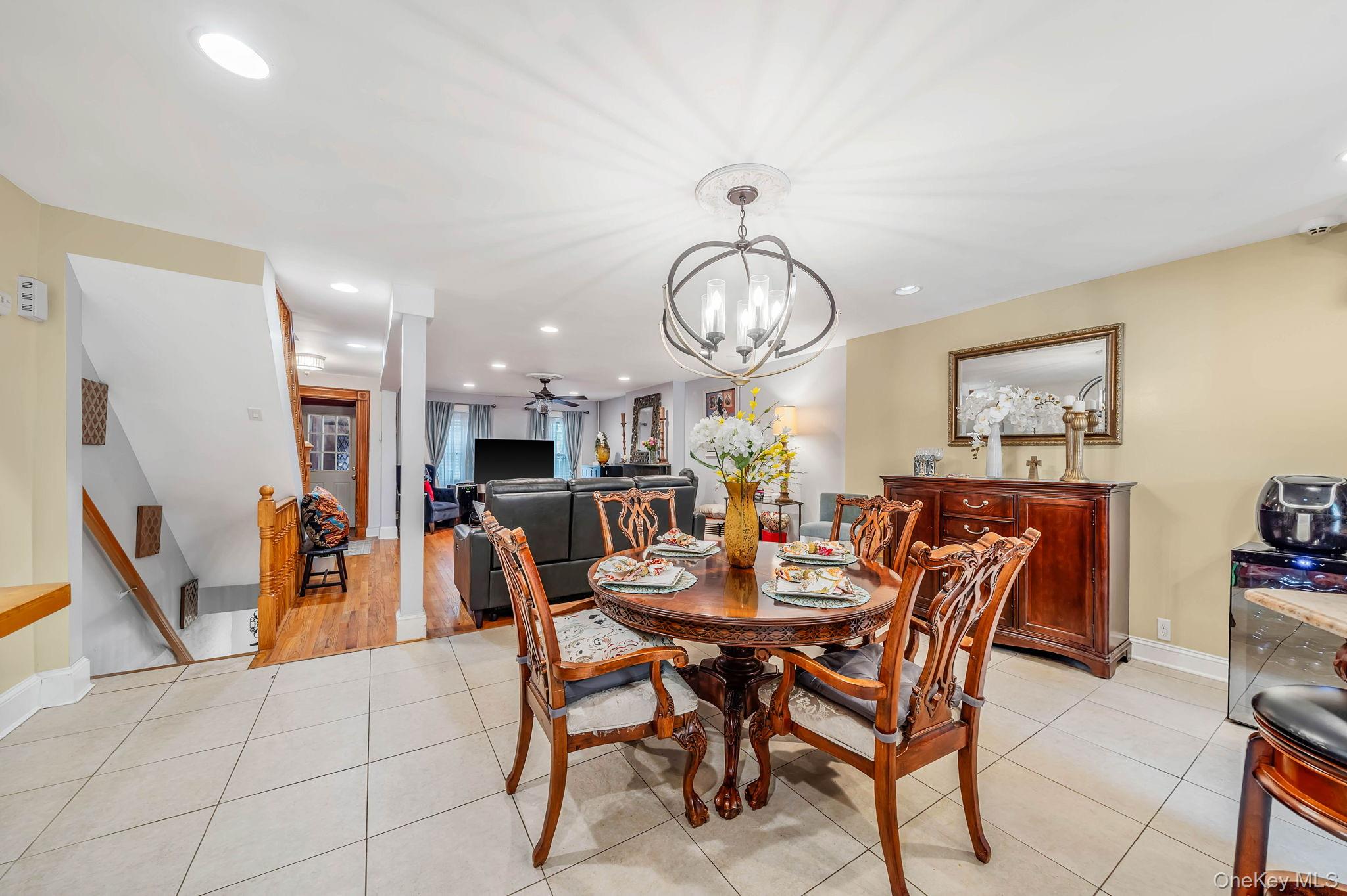 885A Putnam Avenue – For Sale photo 6