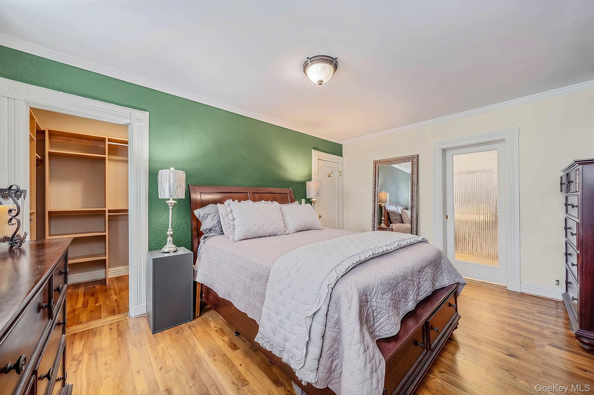885A Putnam Avenue – For Sale photo 14
