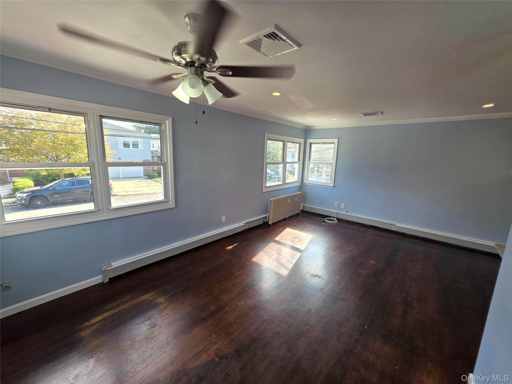 32-23 Plunkett Avenue, Unit 1 photo 3