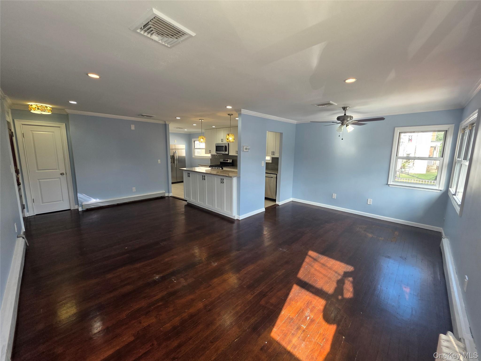 32-23 Plunkett Avenue, Unit 1 photo 2