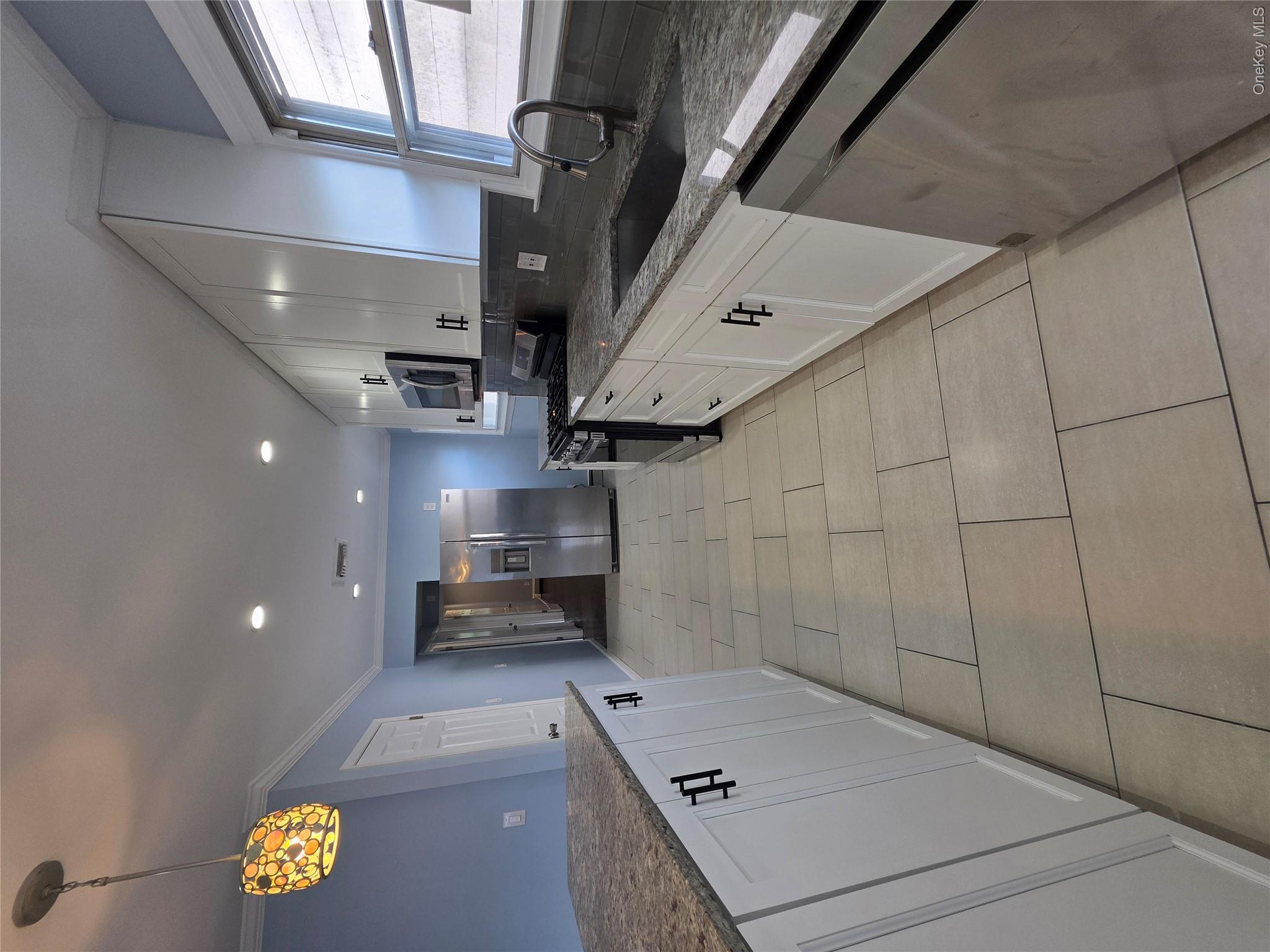 32-23 Plunkett Avenue, Unit 1 photo 5